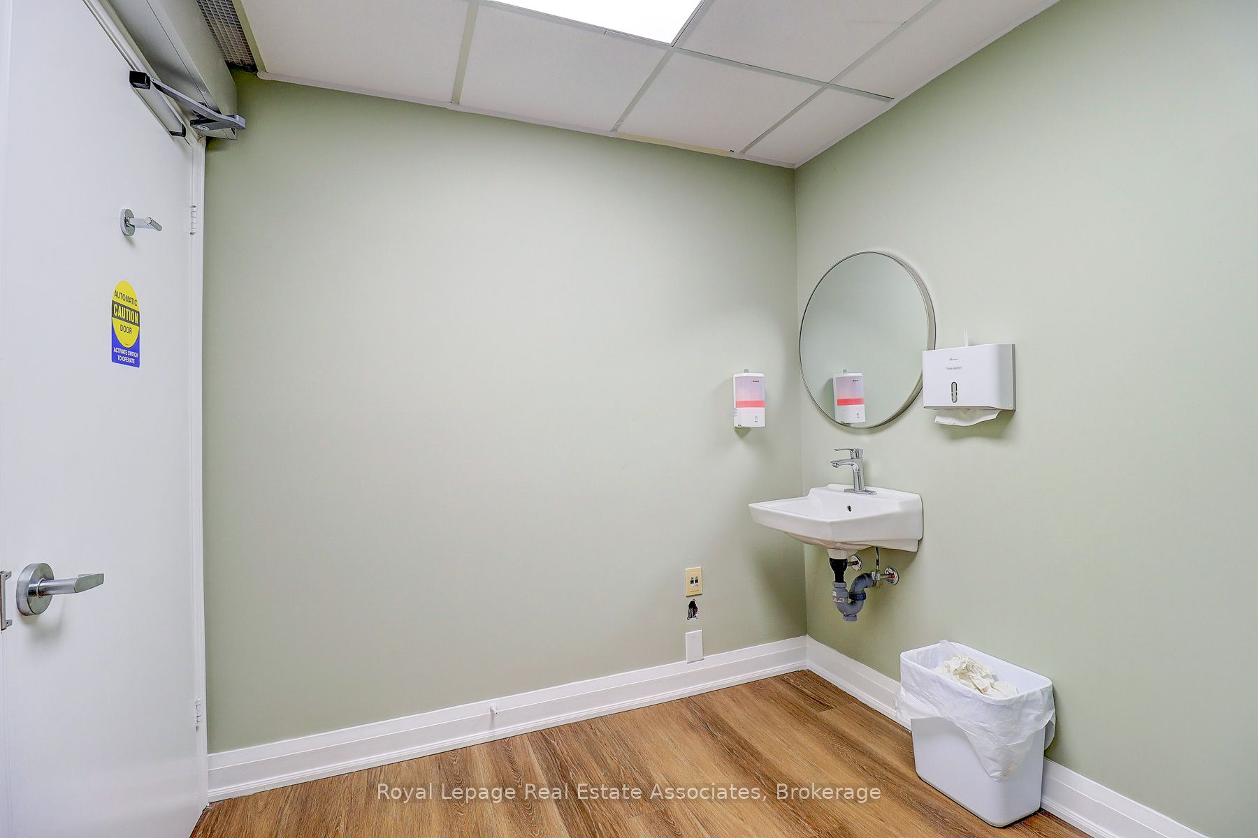 179 King Street E Property Photo 17