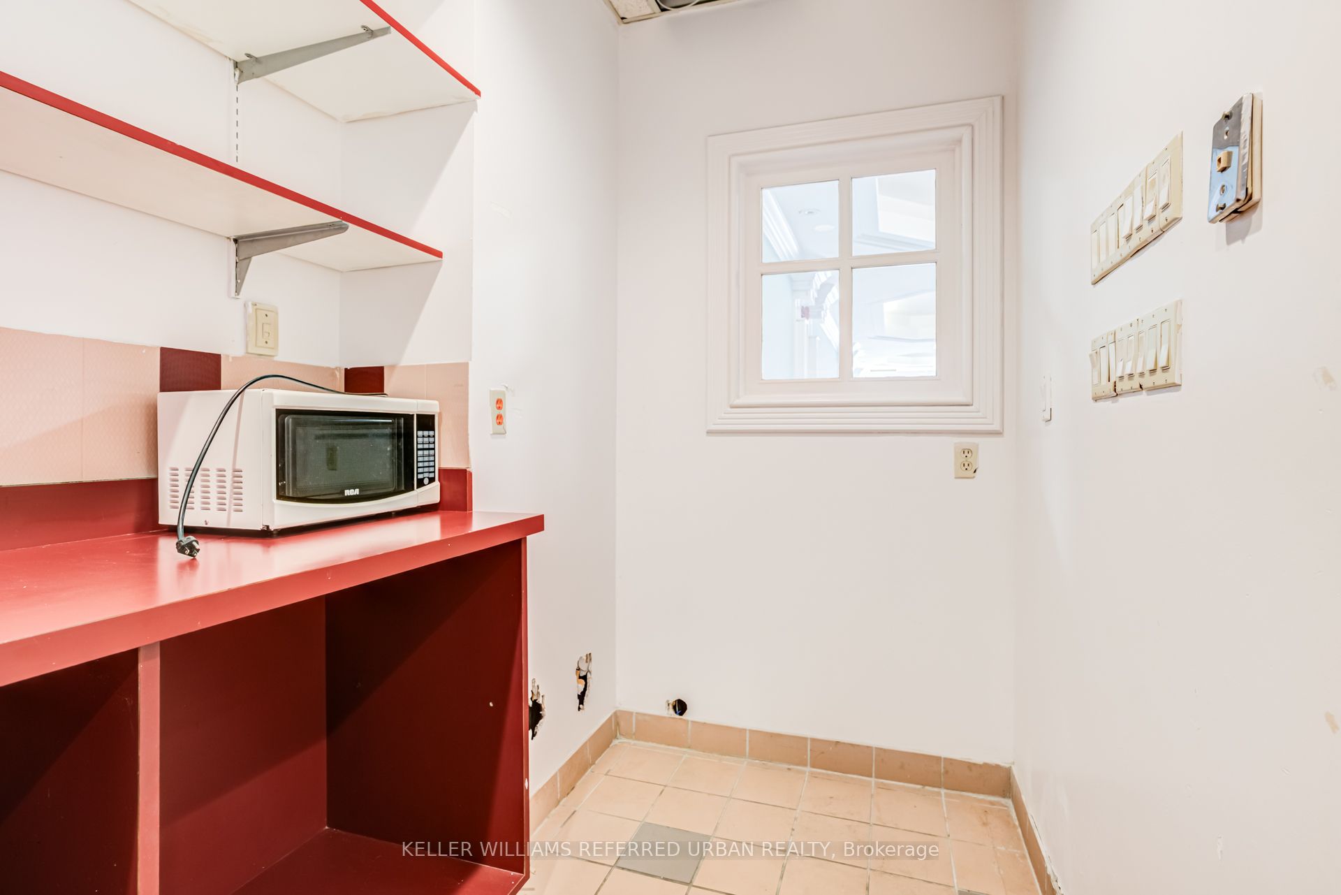 706 Pape Avenue Property Photo 14