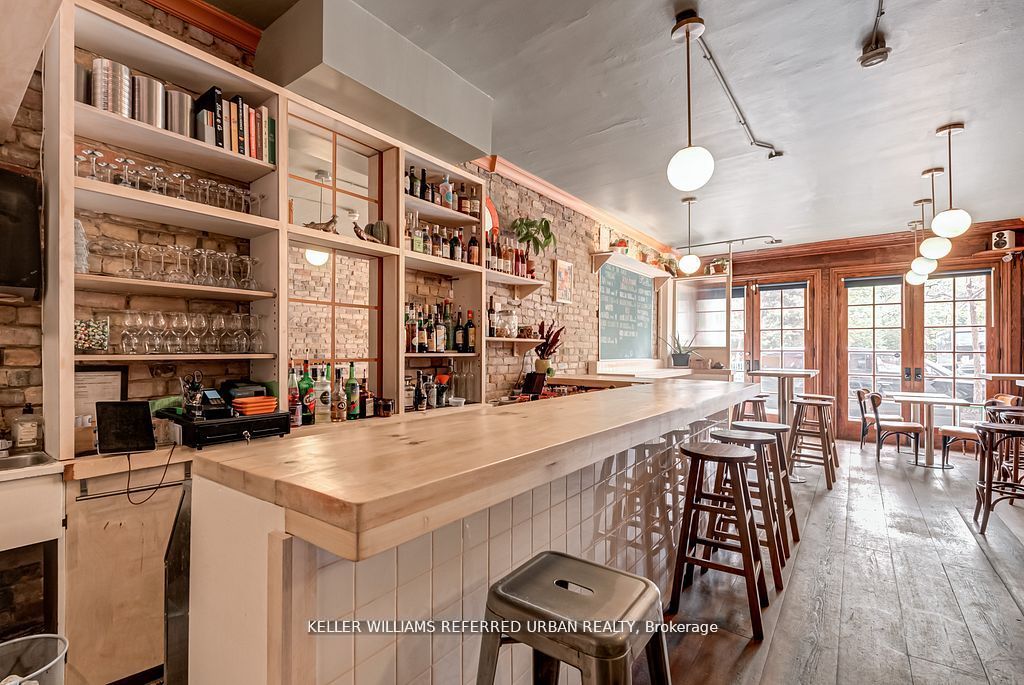 1118 E Queen Street E Property Photo 13