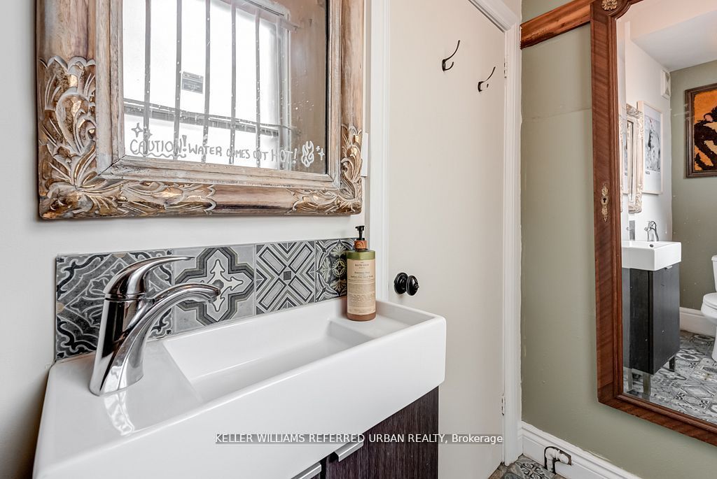 1118 E Queen Street E Property Photo 22