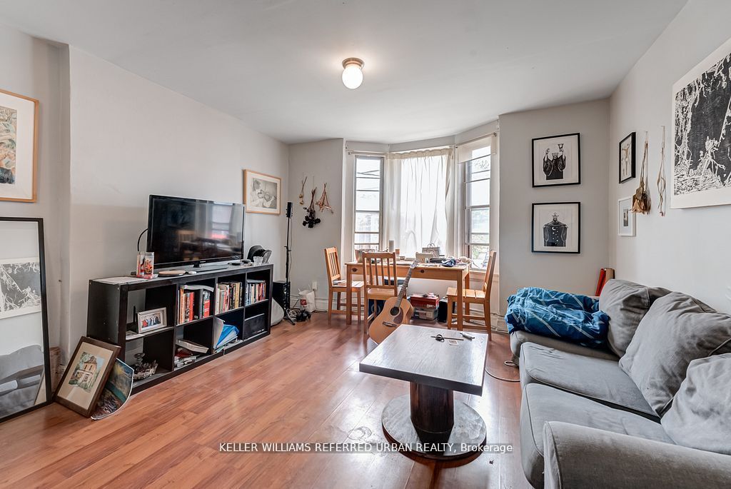 1118 E Queen Street E Property Photo 25