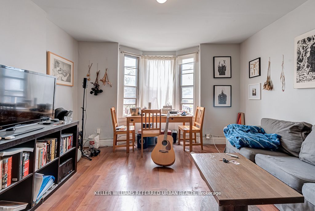 1118 E Queen Street E Property Photo 27
