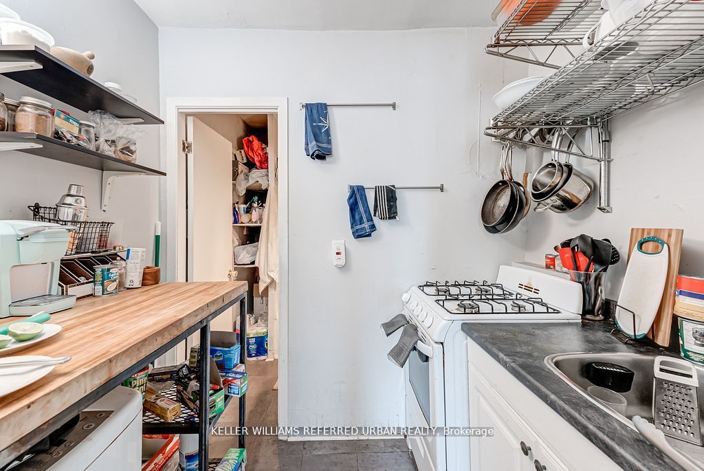 1118 E Queen Street E Property Photo 30
