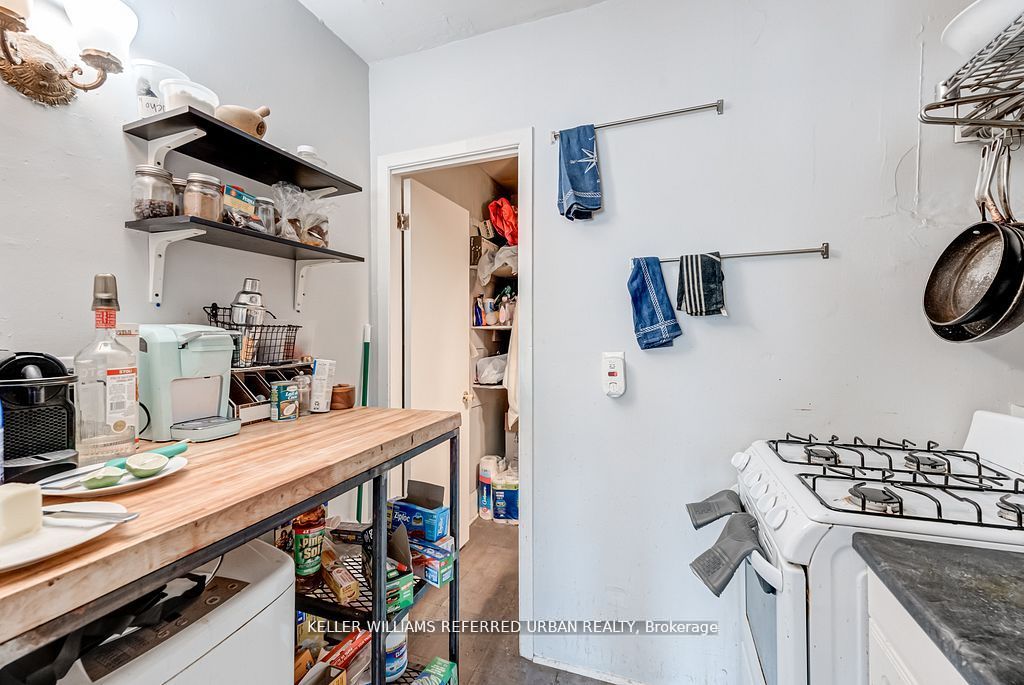 1118 E Queen Street E Property Photo 31