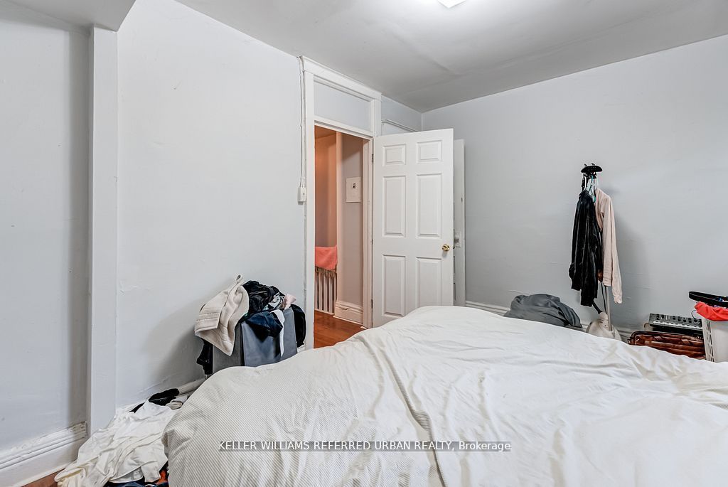1118 E Queen Street E Property Photo 36
