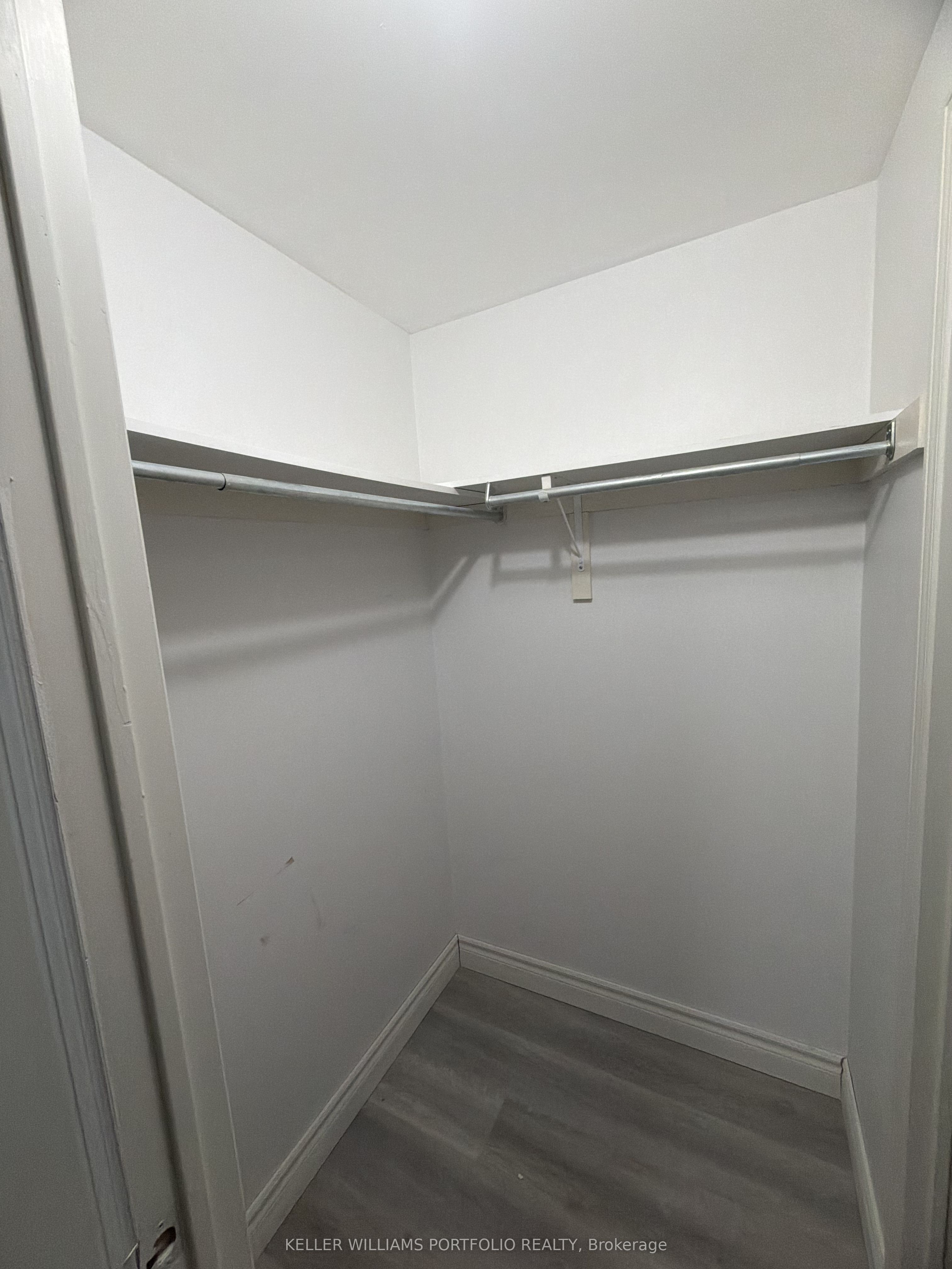 9 Lenthall Avenue Property Photo 4