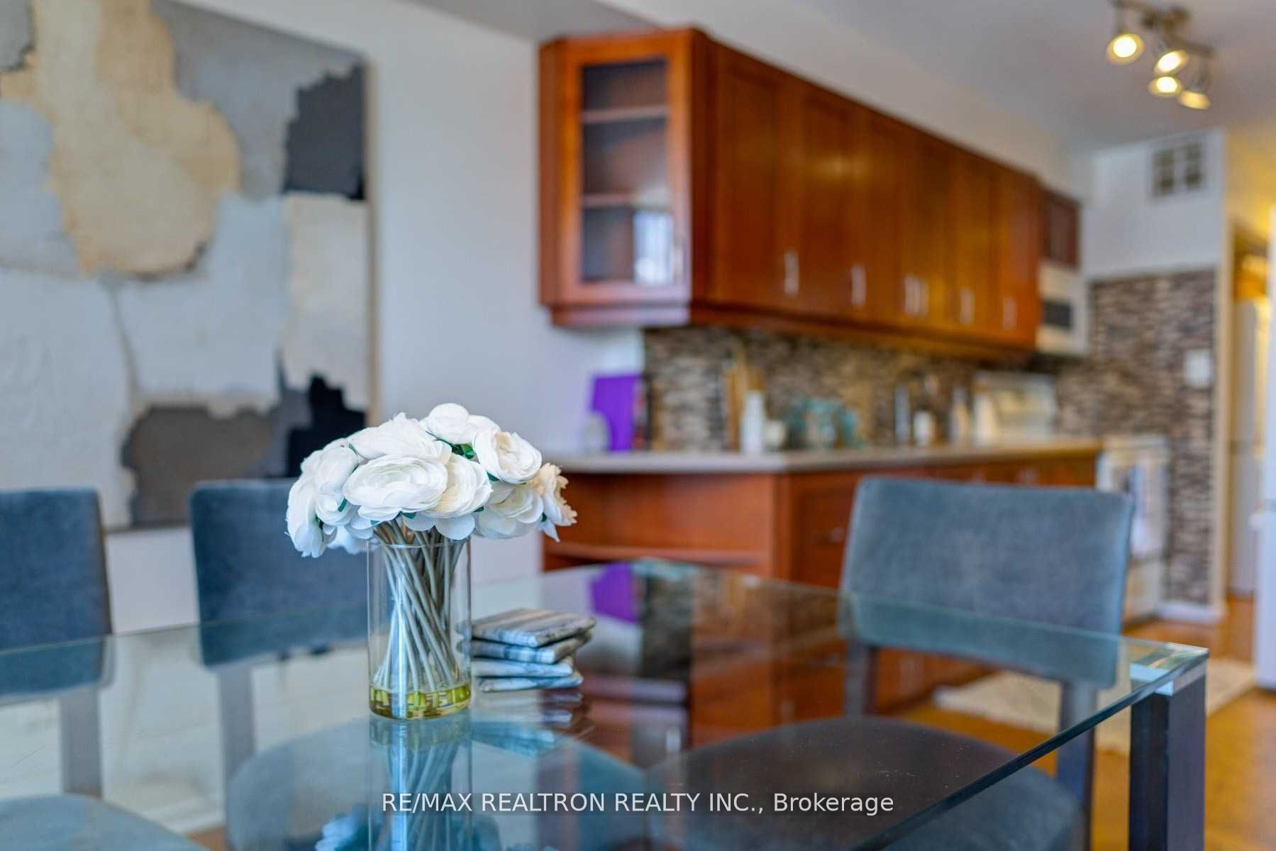 90 Ling Road 404 Property Photo 3