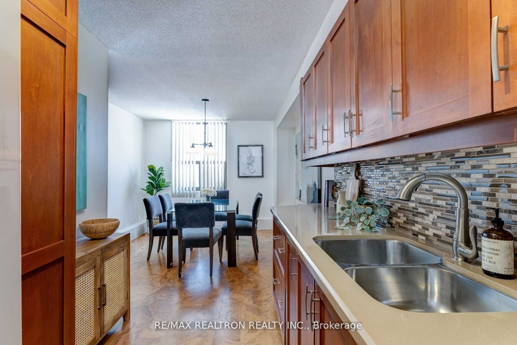 90 Ling Road 404 Property Photo 5