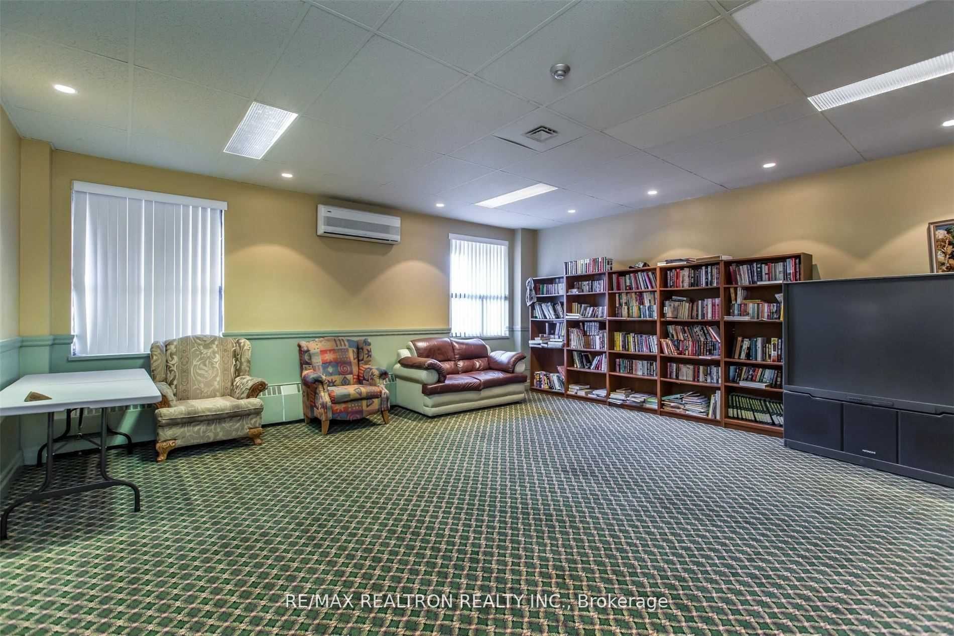 90 Ling Road 404 Property Photo 16