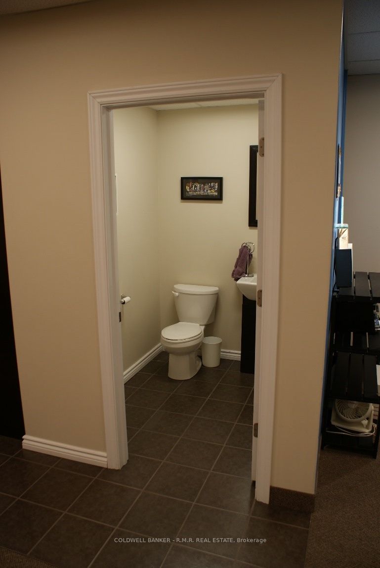 500 Wentworth Street E 10 Property Photo 11