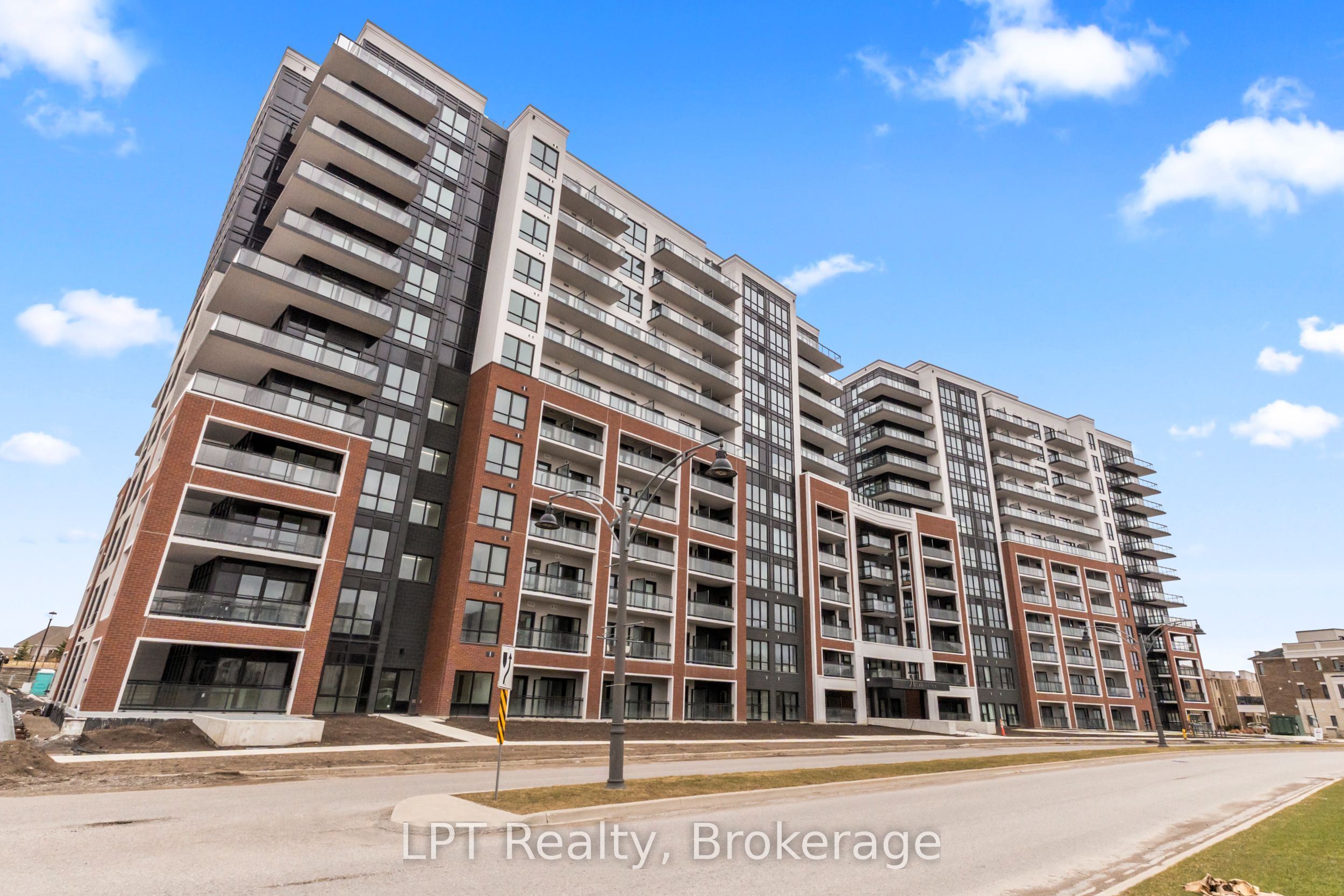 51 Clarington Boulevard 917 Property Photo 1