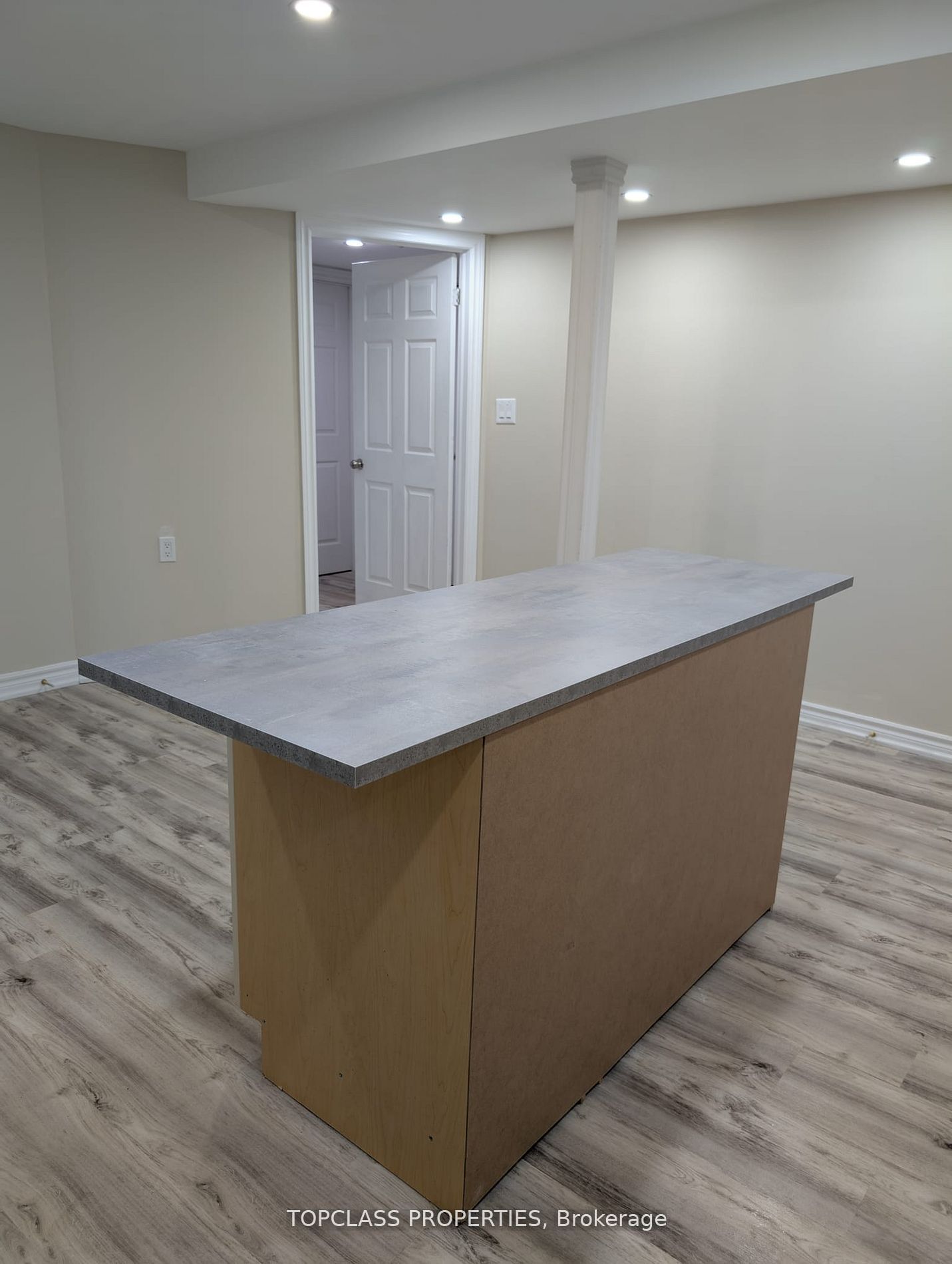 76 Samandria Avenue Property Photo 3