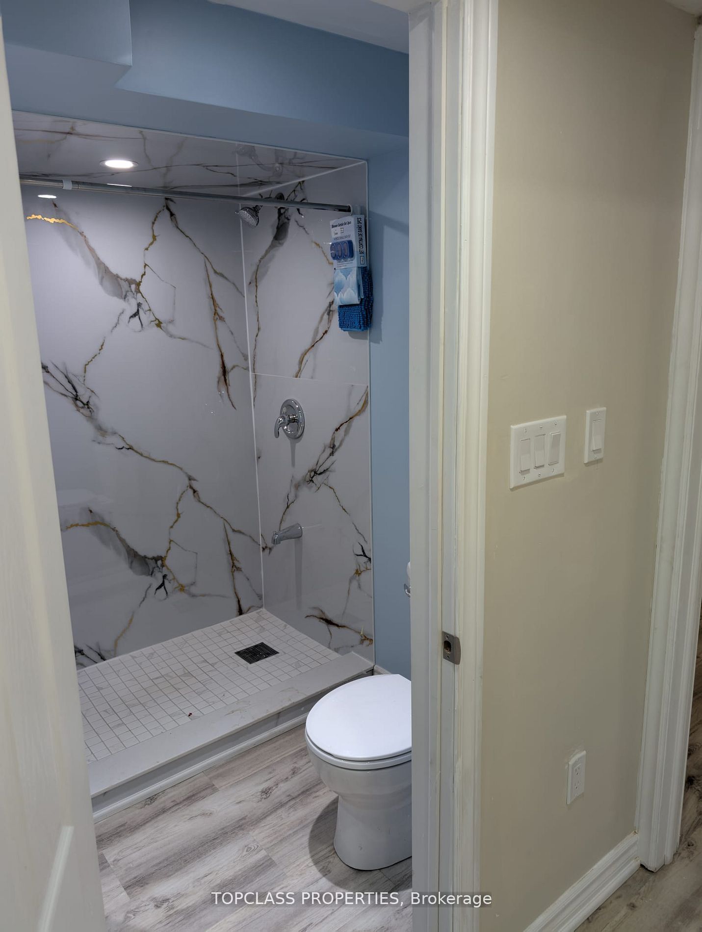 76 Samandria Avenue Property Photo 5