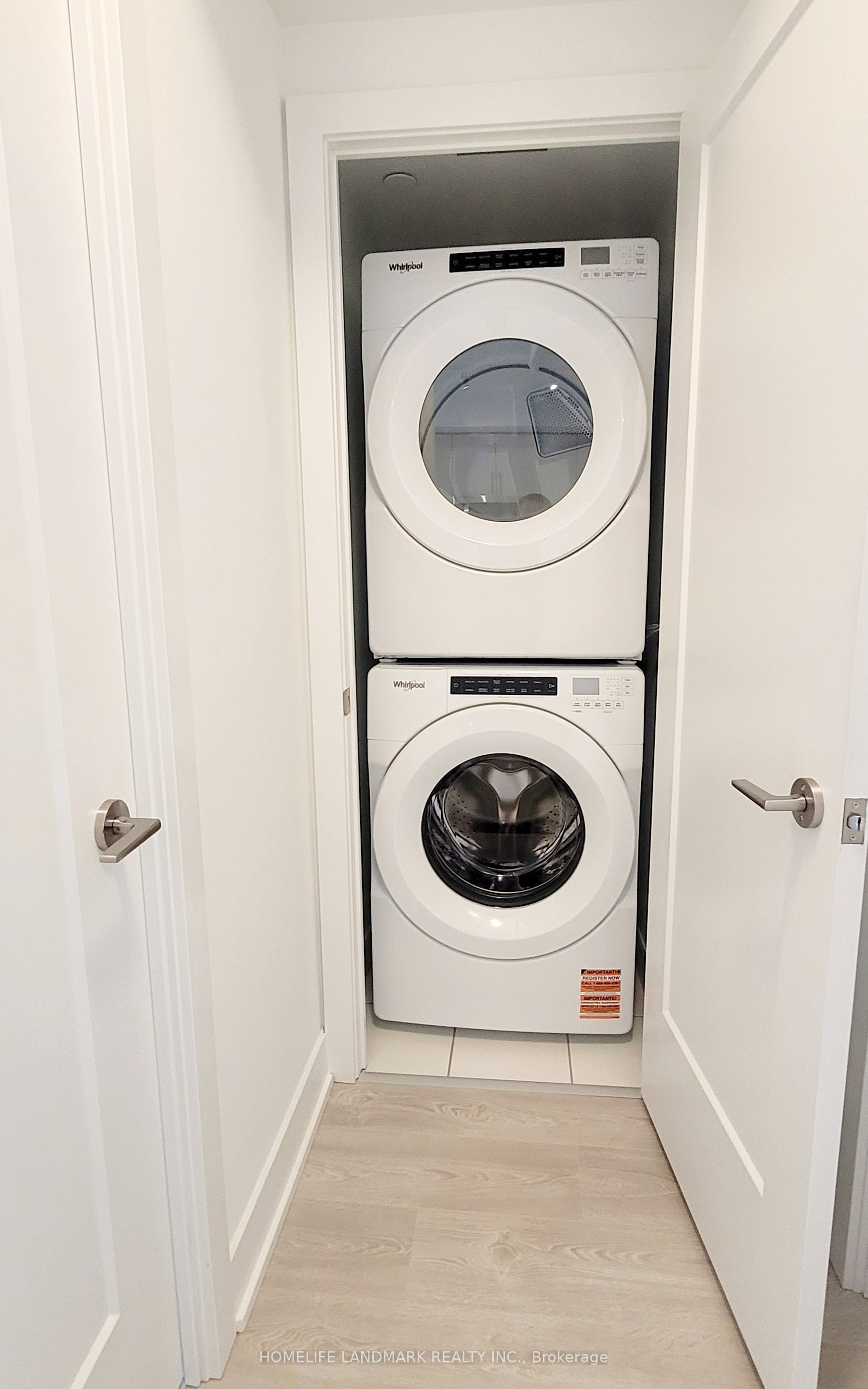 2545 N Simcoe Street N 724 Property Photo 6