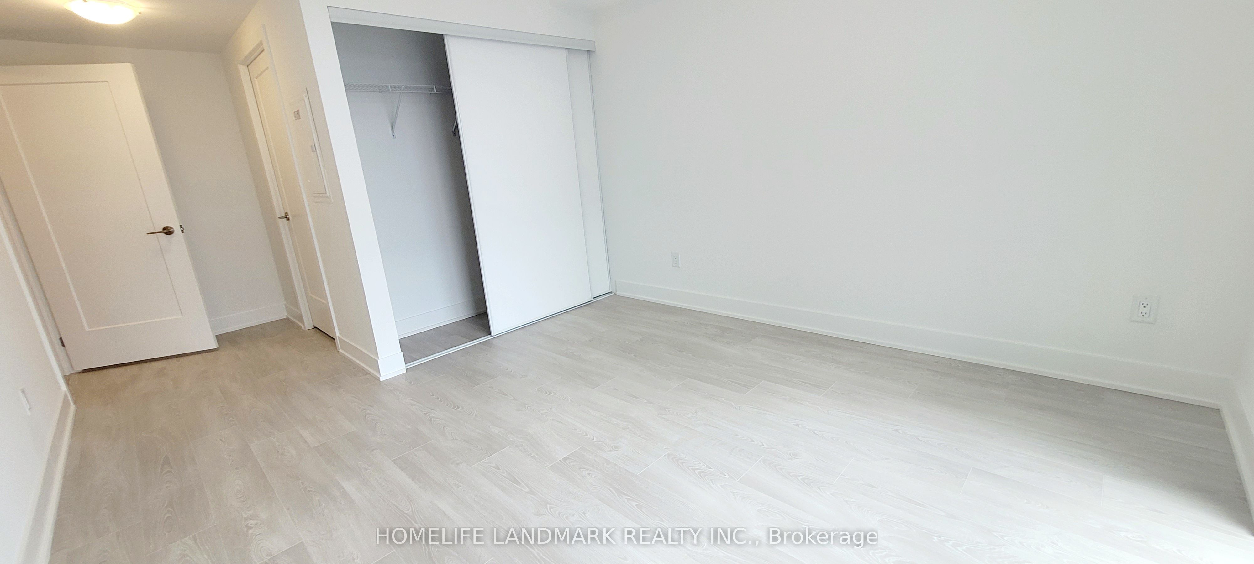 2545 N Simcoe Street N 724 Property Photo 10