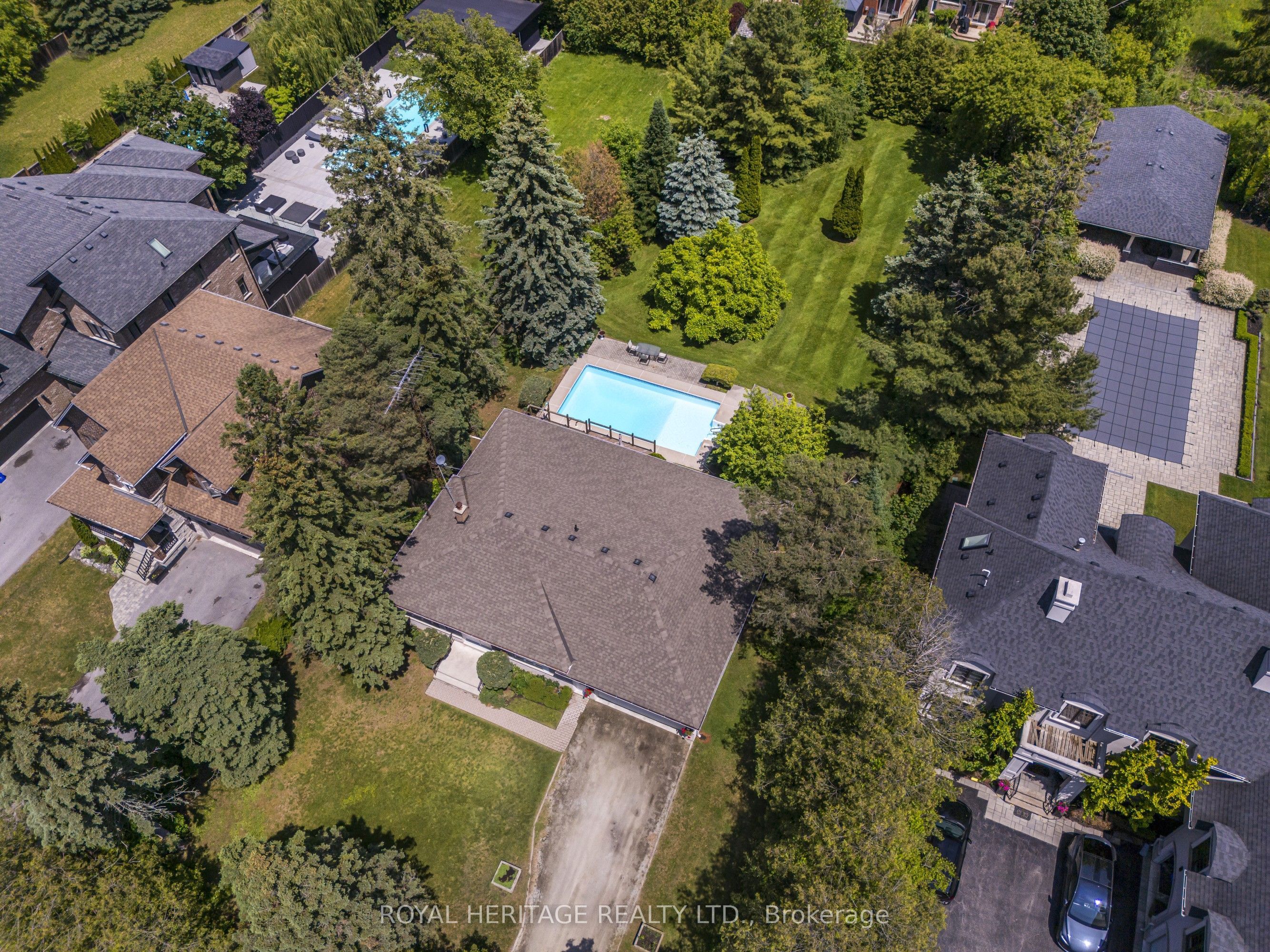 527 Rougemount Drive Property Photo 3