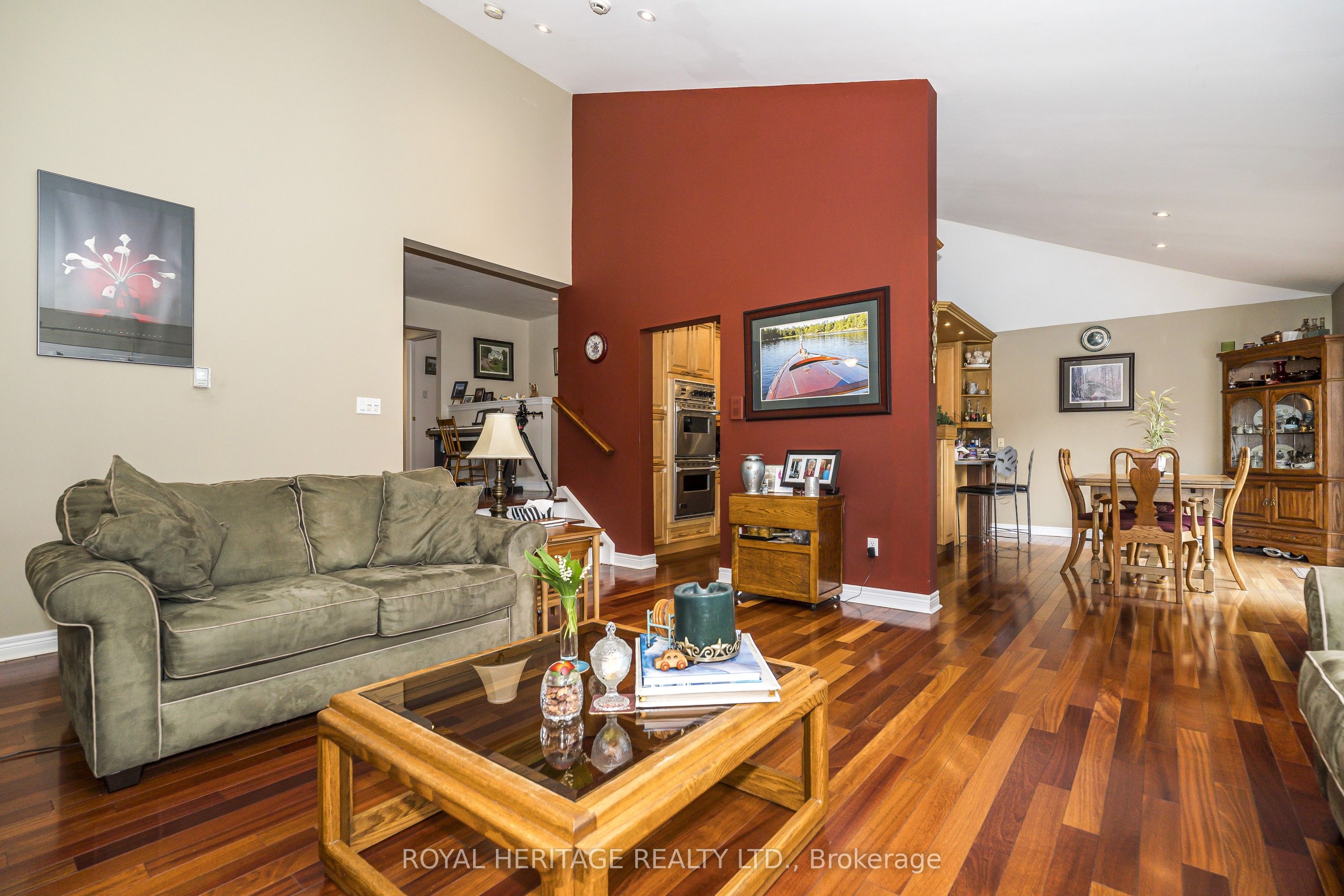 527 Rougemount Drive Property Photo 8