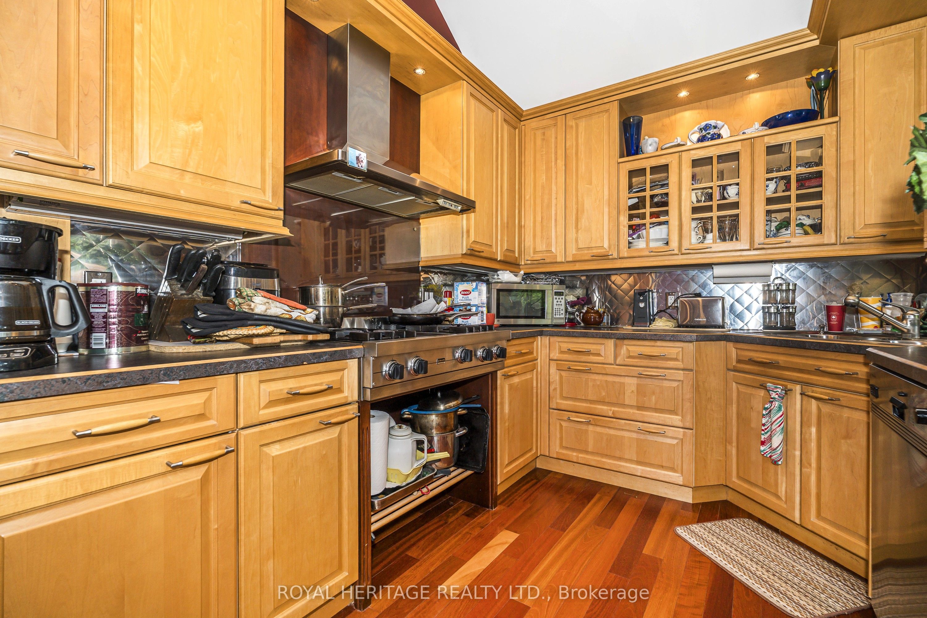 527 Rougemount Drive Property Photo 11