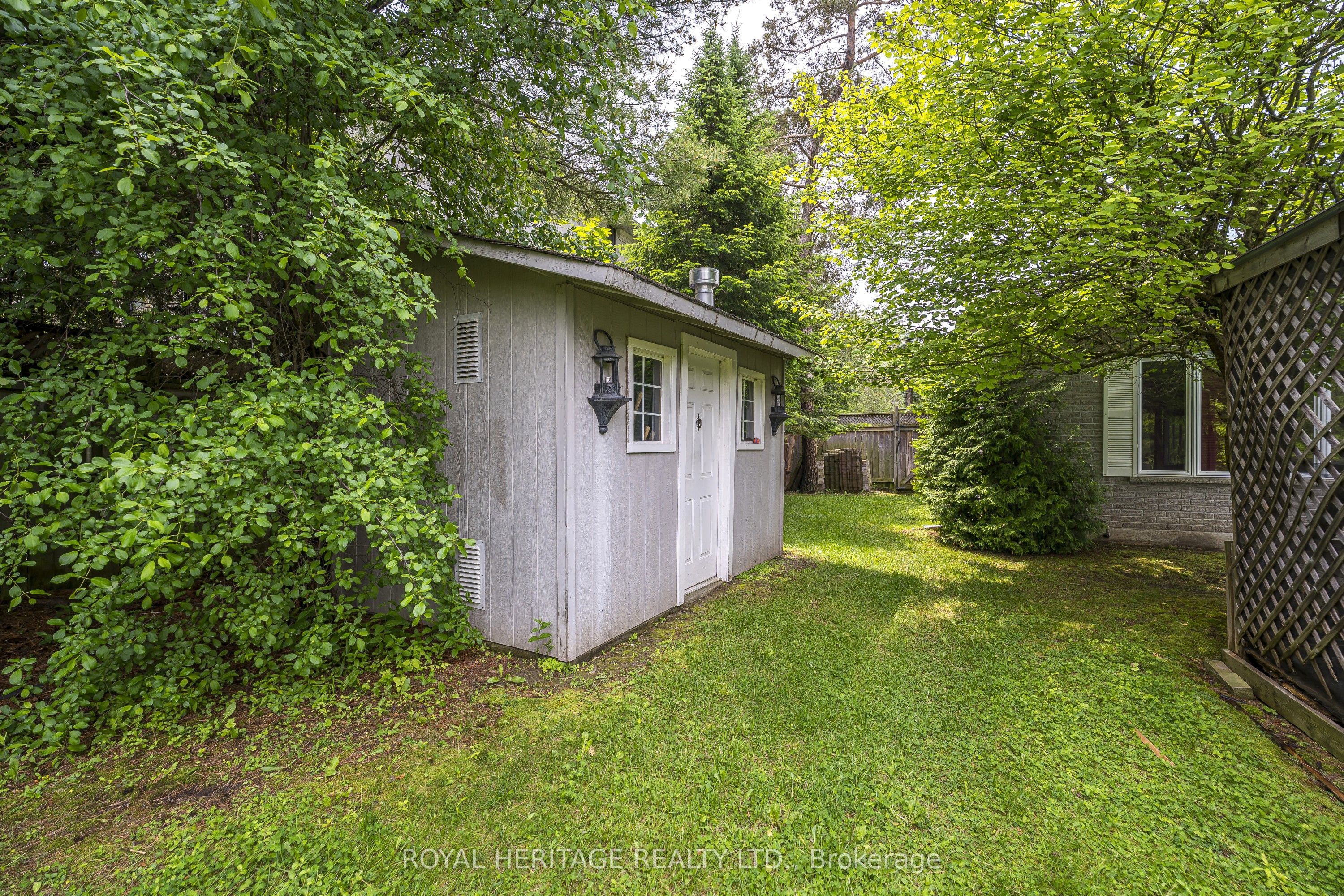 527 Rougemount Drive Property Photo 25
