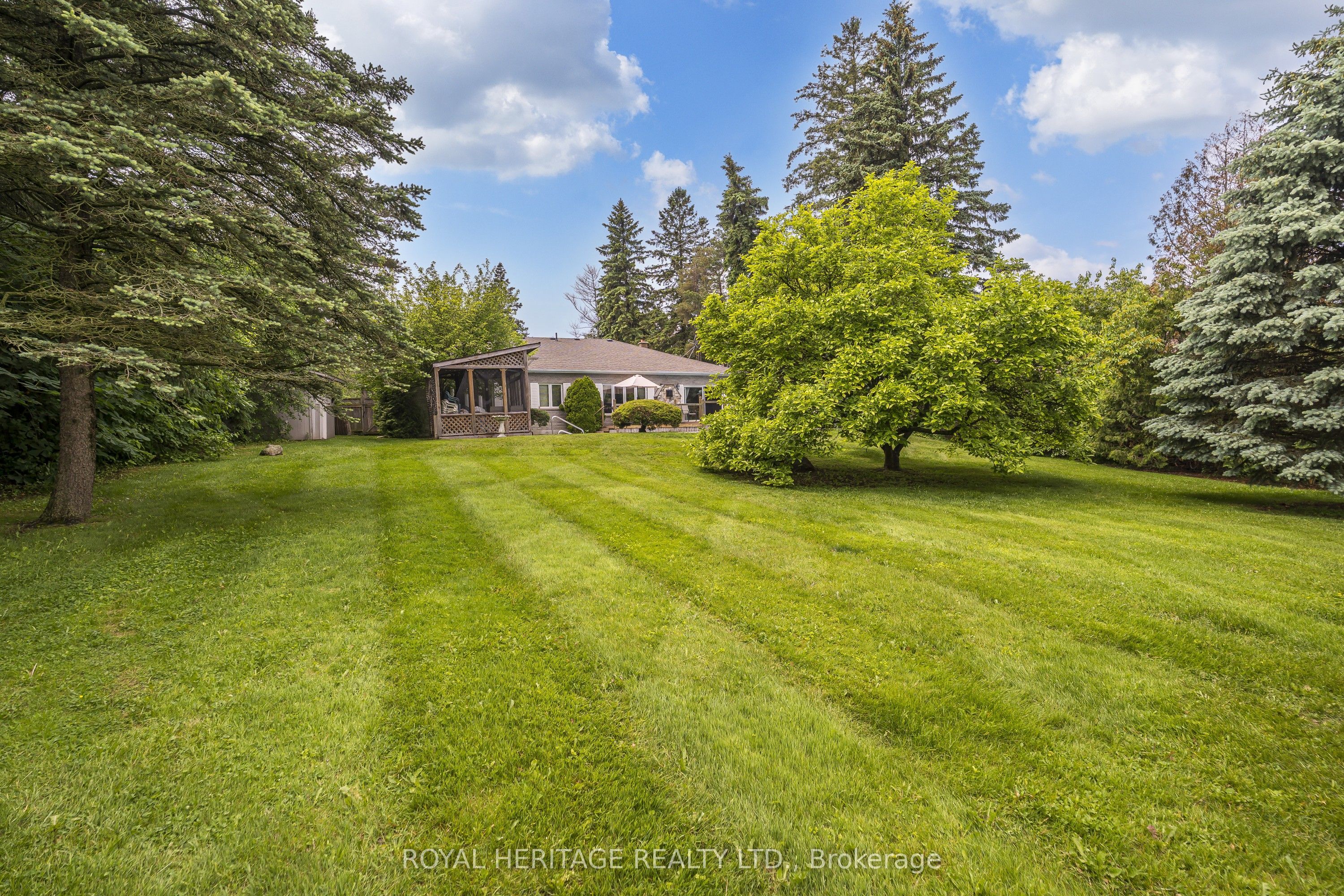 527 Rougemount Drive Property Photo 26