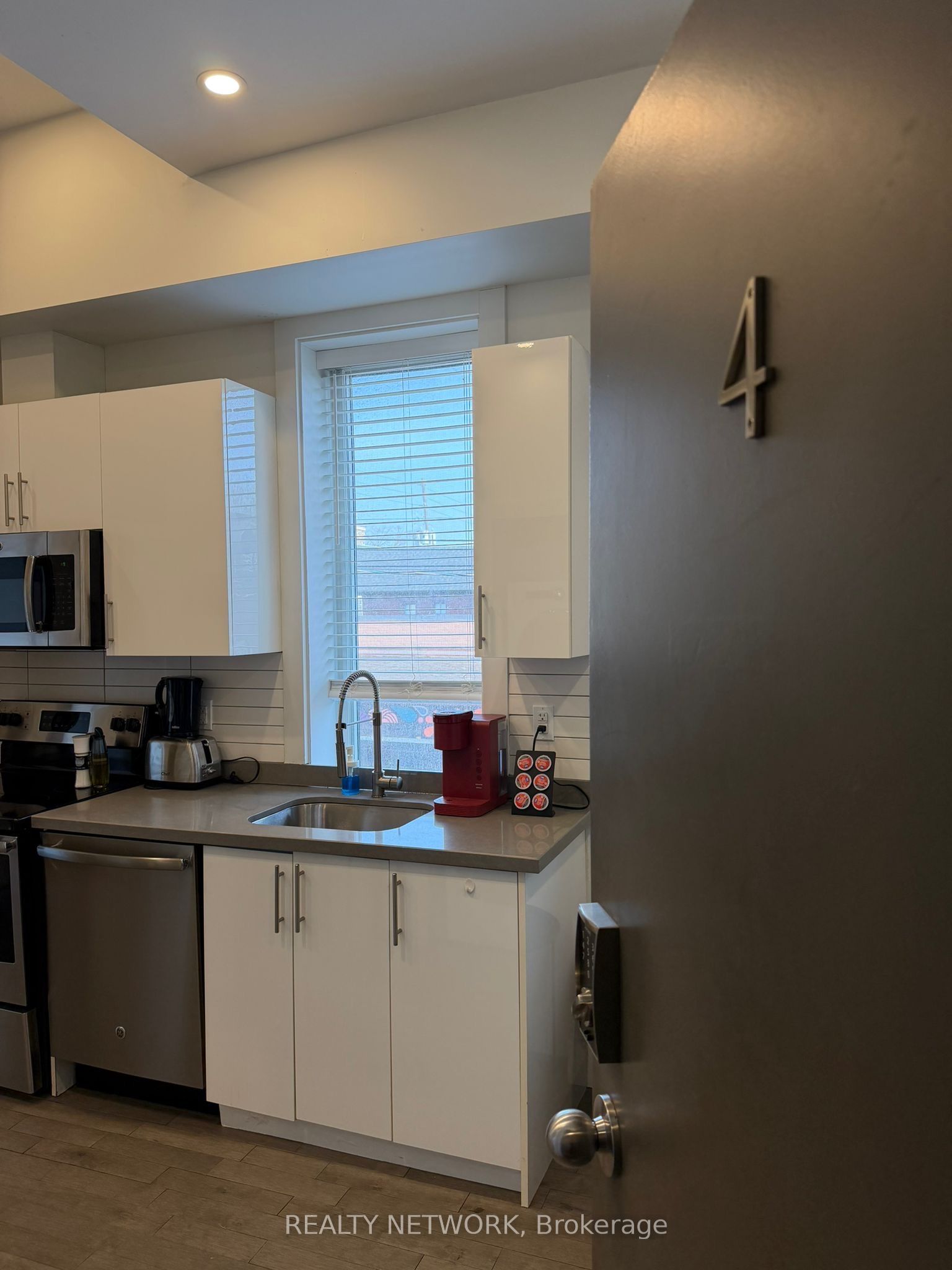 1415 Gerrard Street E Property Photo 9