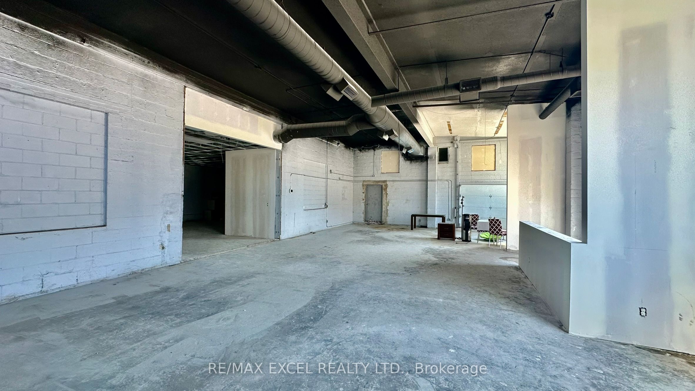 4530a Kingston Road Property Photo 4