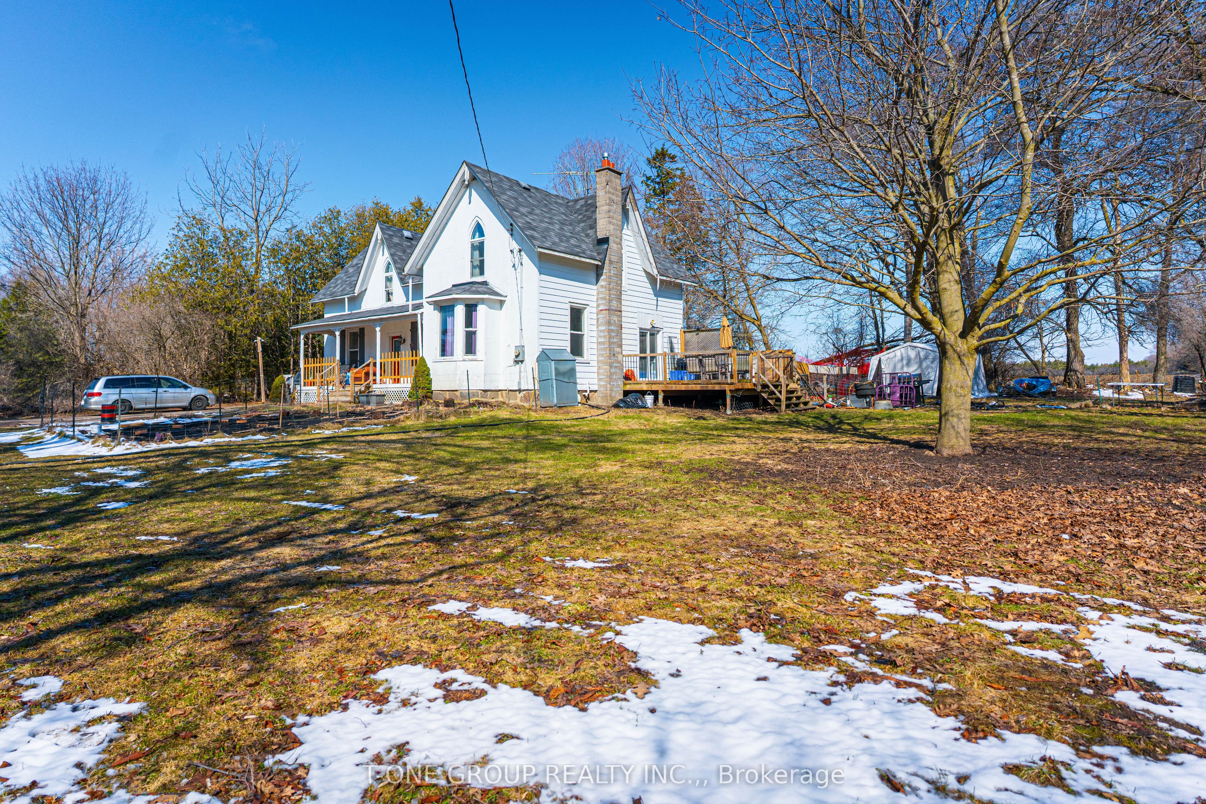 252 Columbus Road E Property Photo 2