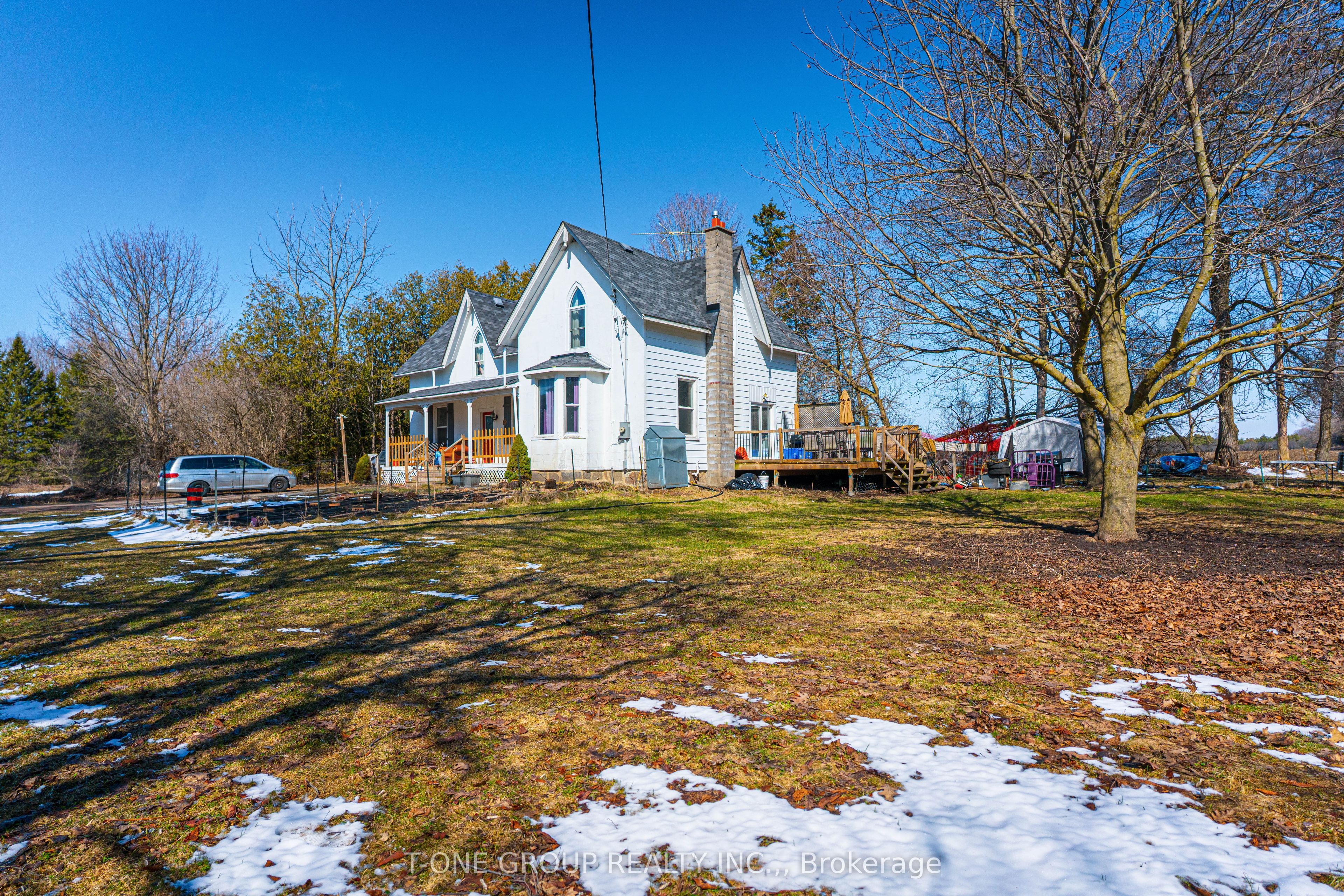 252 Columbus Road E Property Photo 3