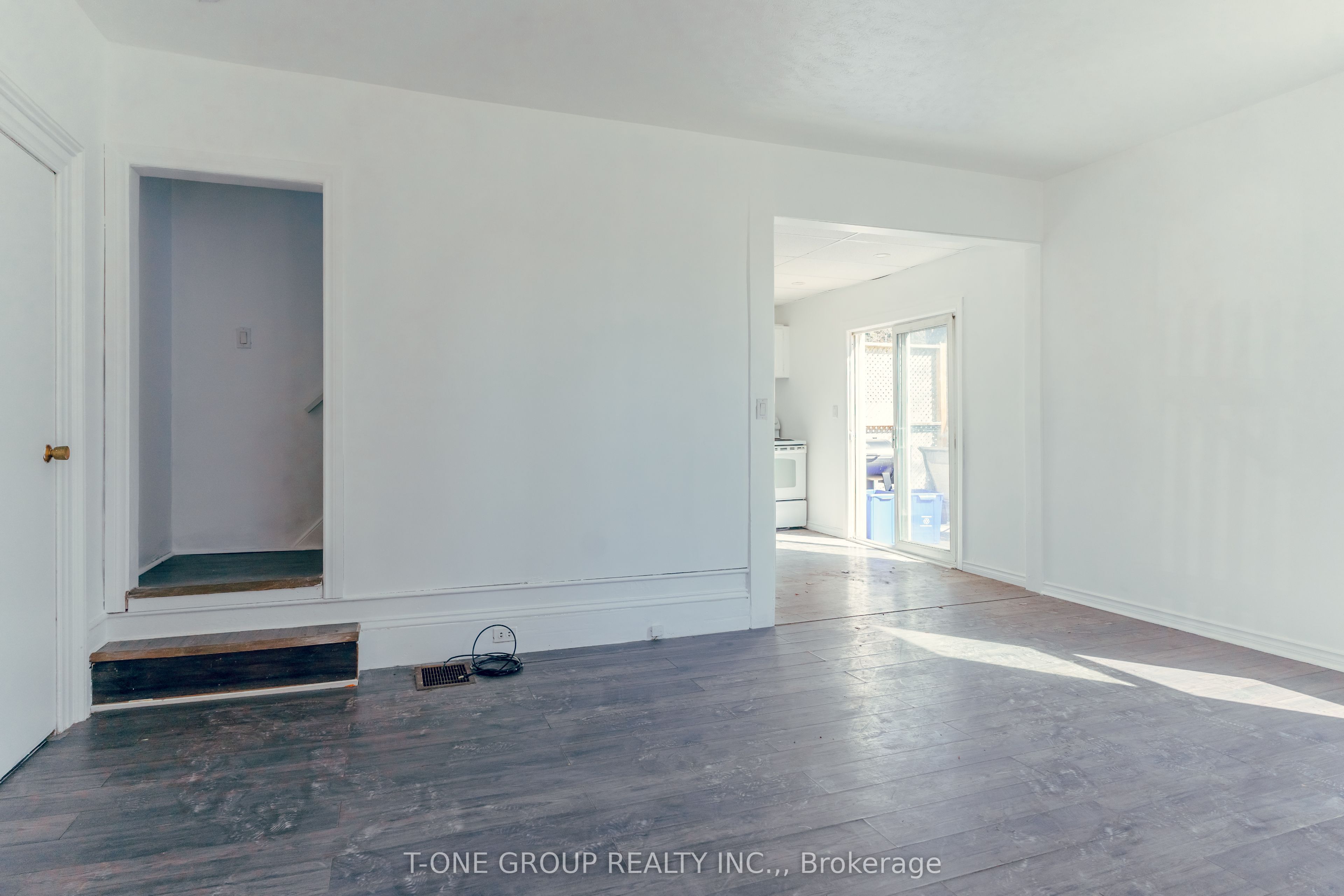 252 Columbus Road E Property Photo 4