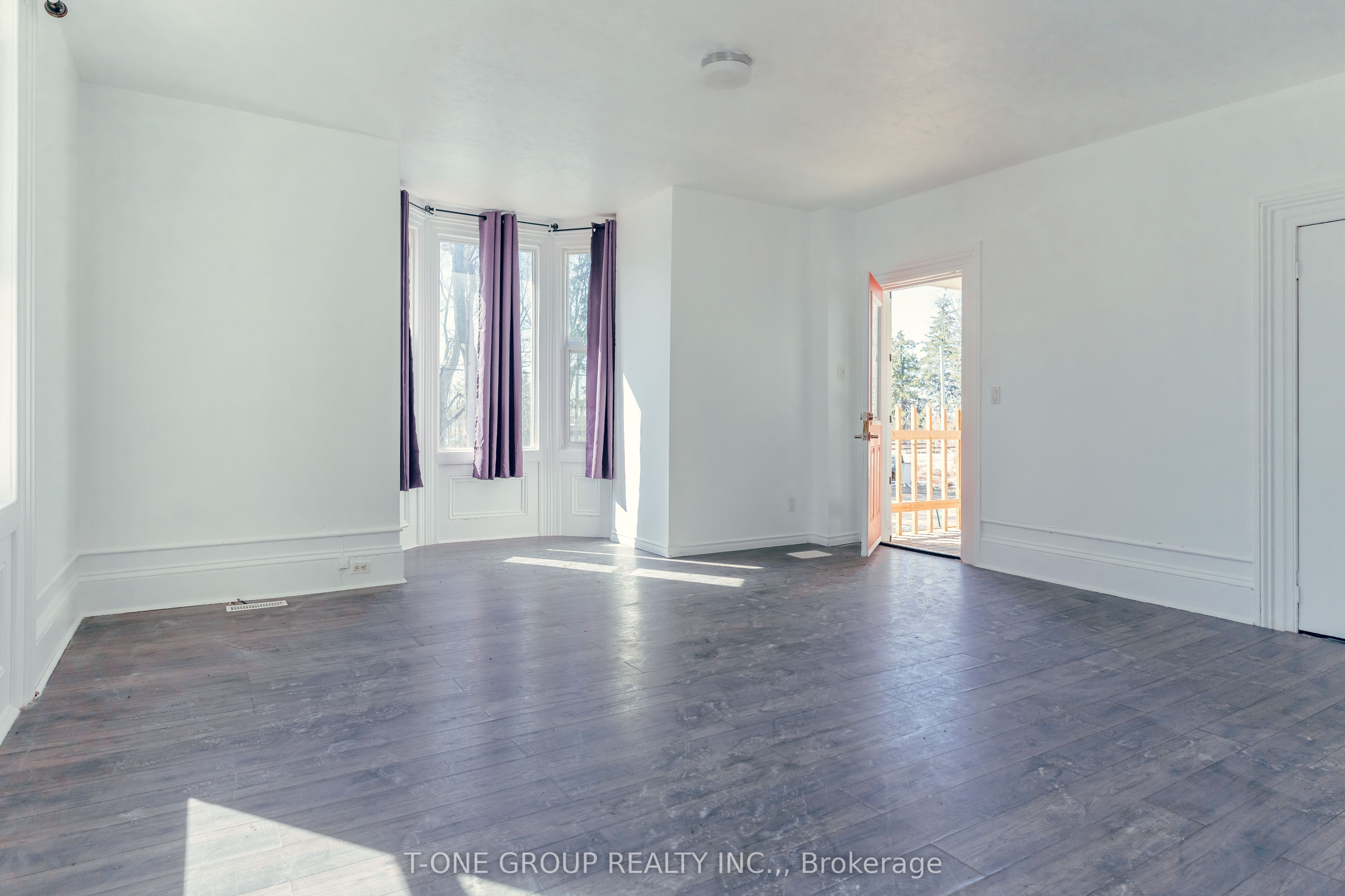 252 Columbus Road E Property Photo 5