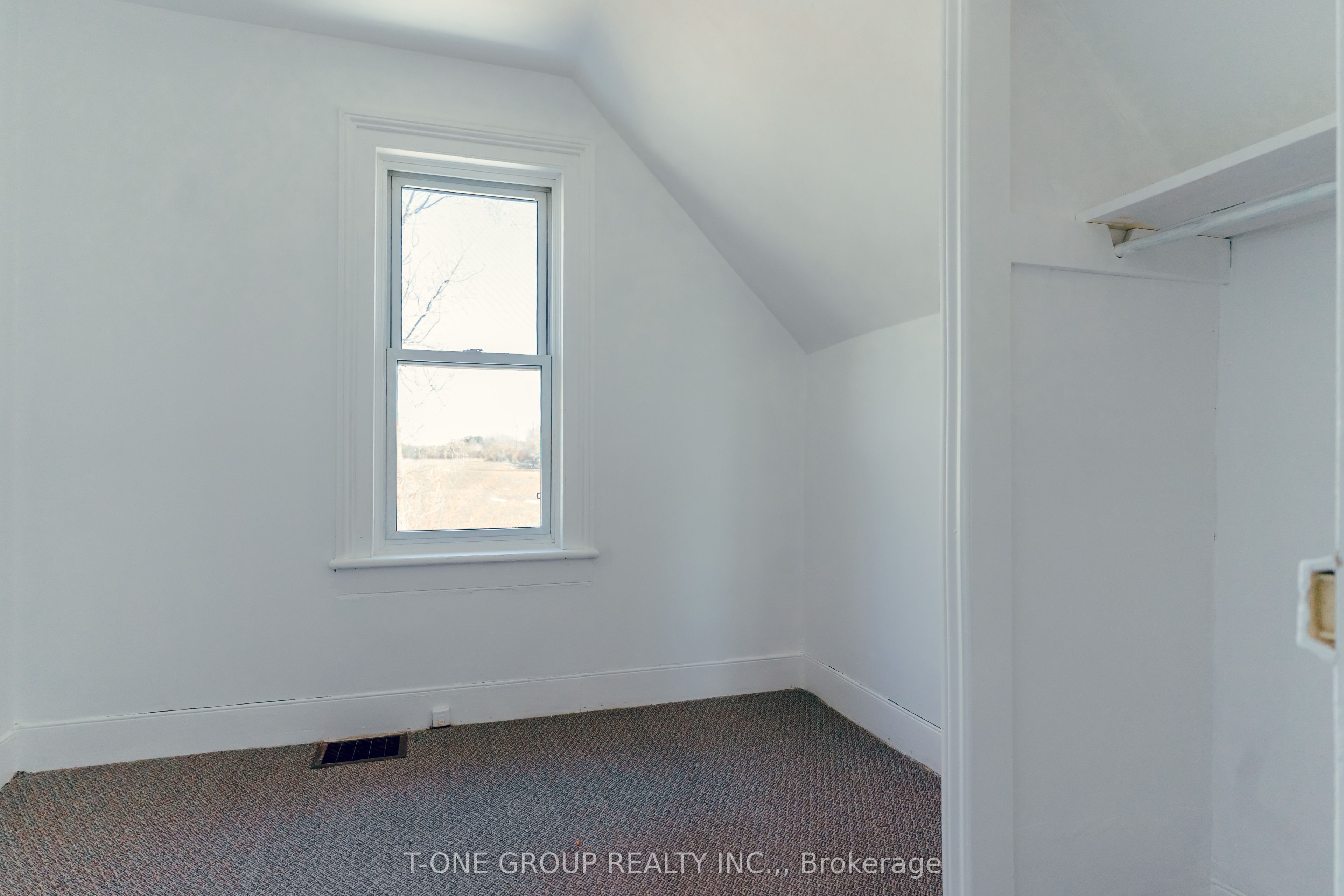 252 Columbus Road E Property Photo 8