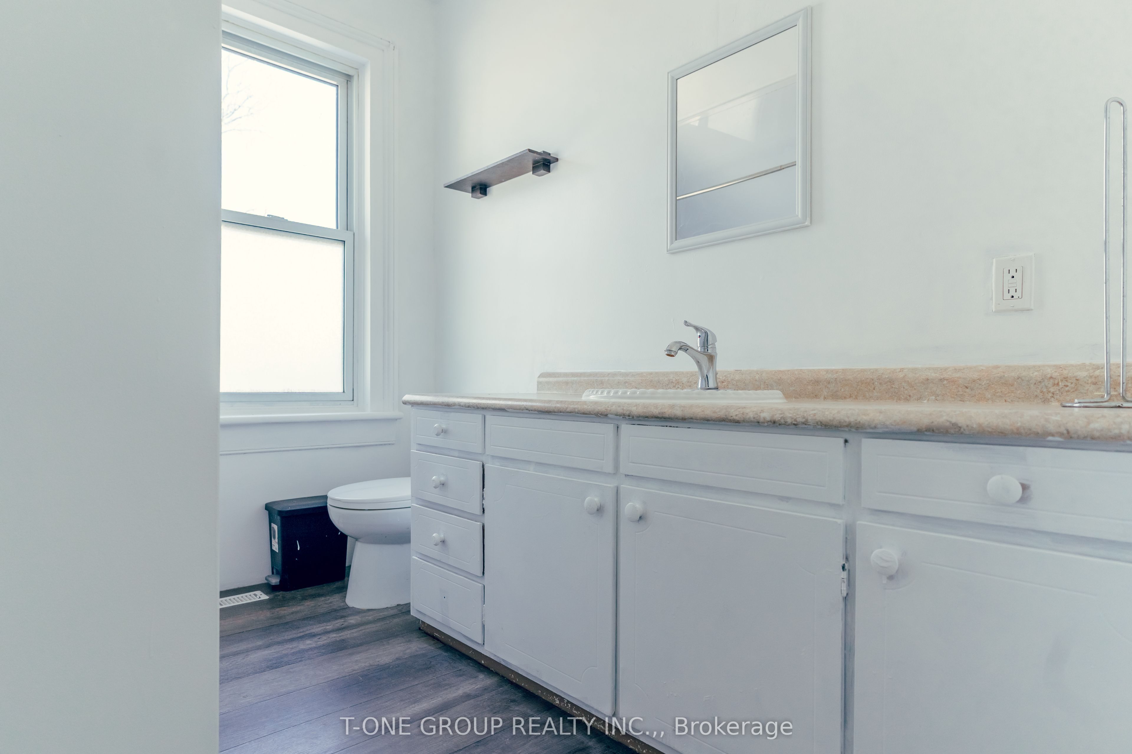252 Columbus Road E Property Photo 12