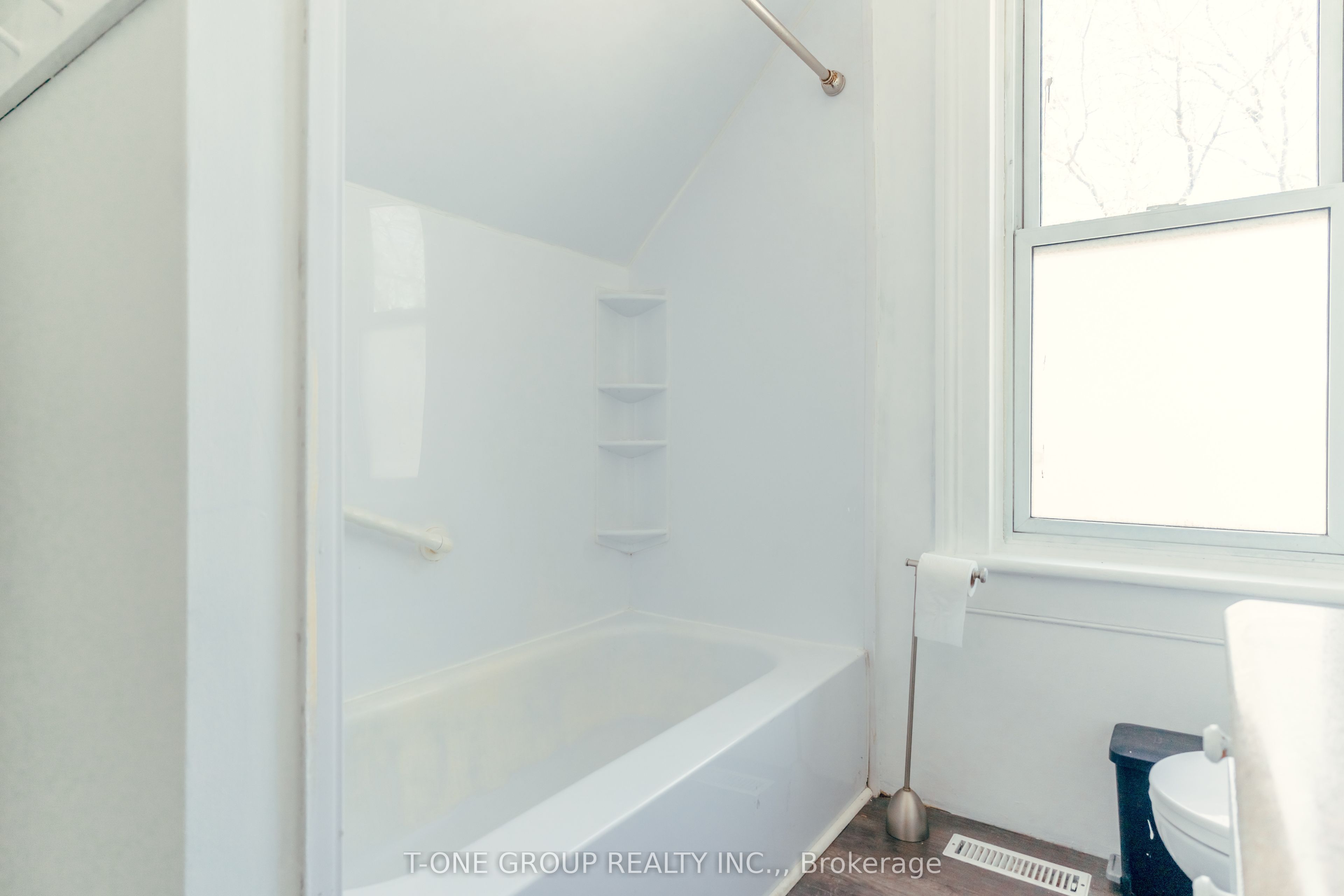 252 Columbus Road E Property Photo 13