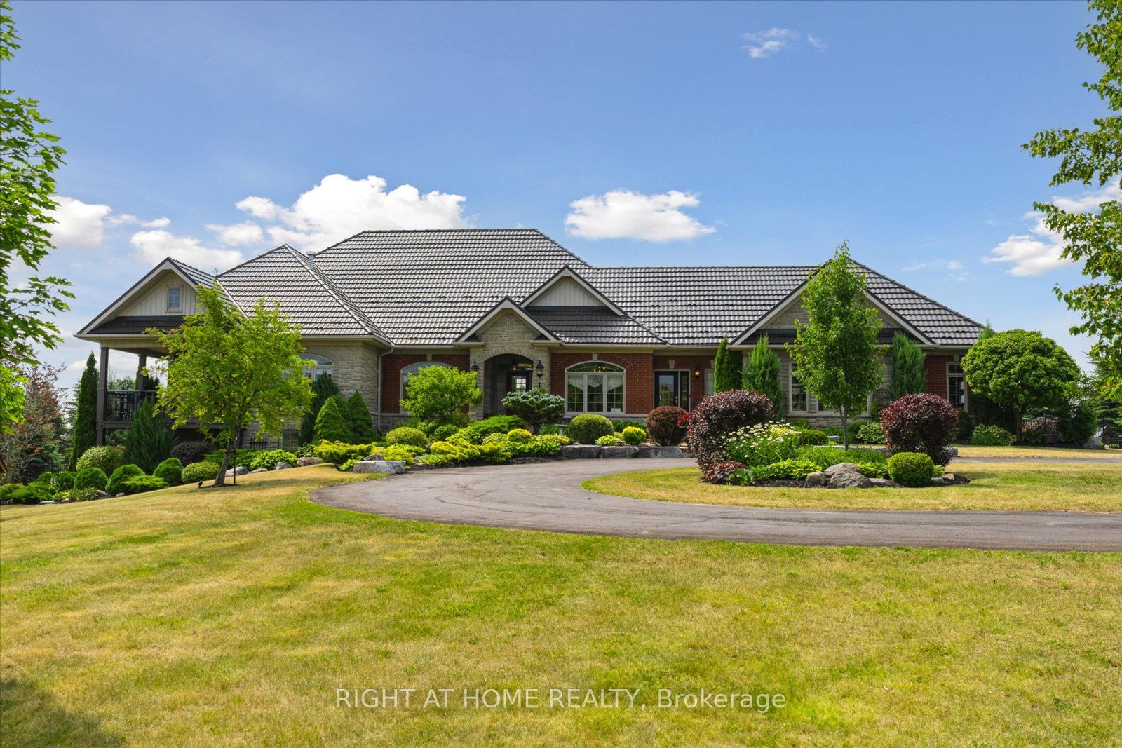 7 Clyde Court Property Photo 3