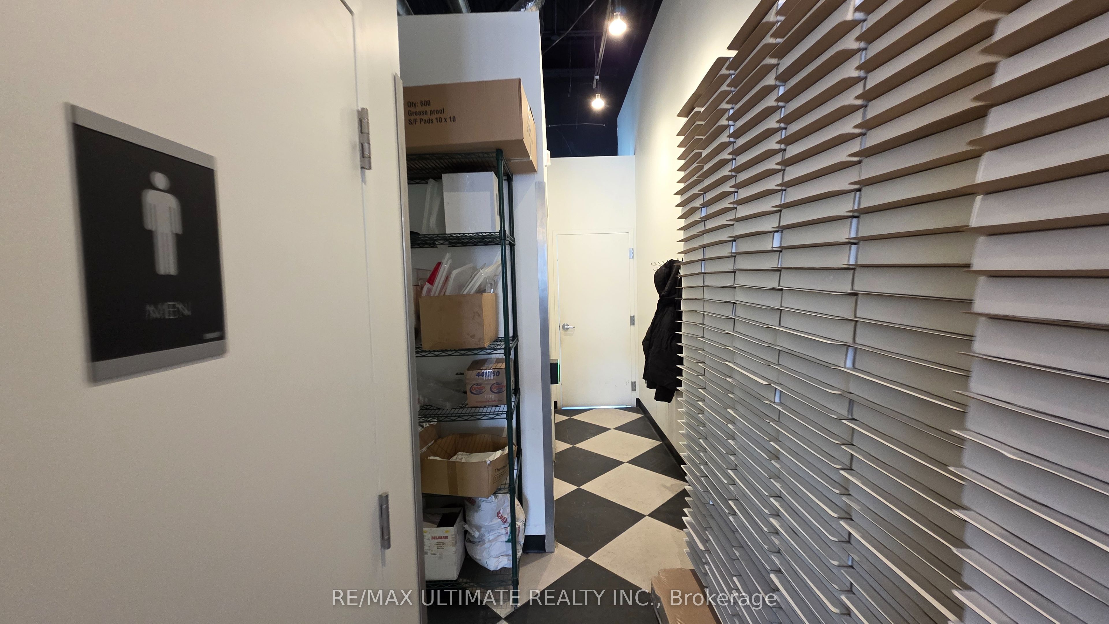 4071 Thickson Road N 2 Property Photo 8