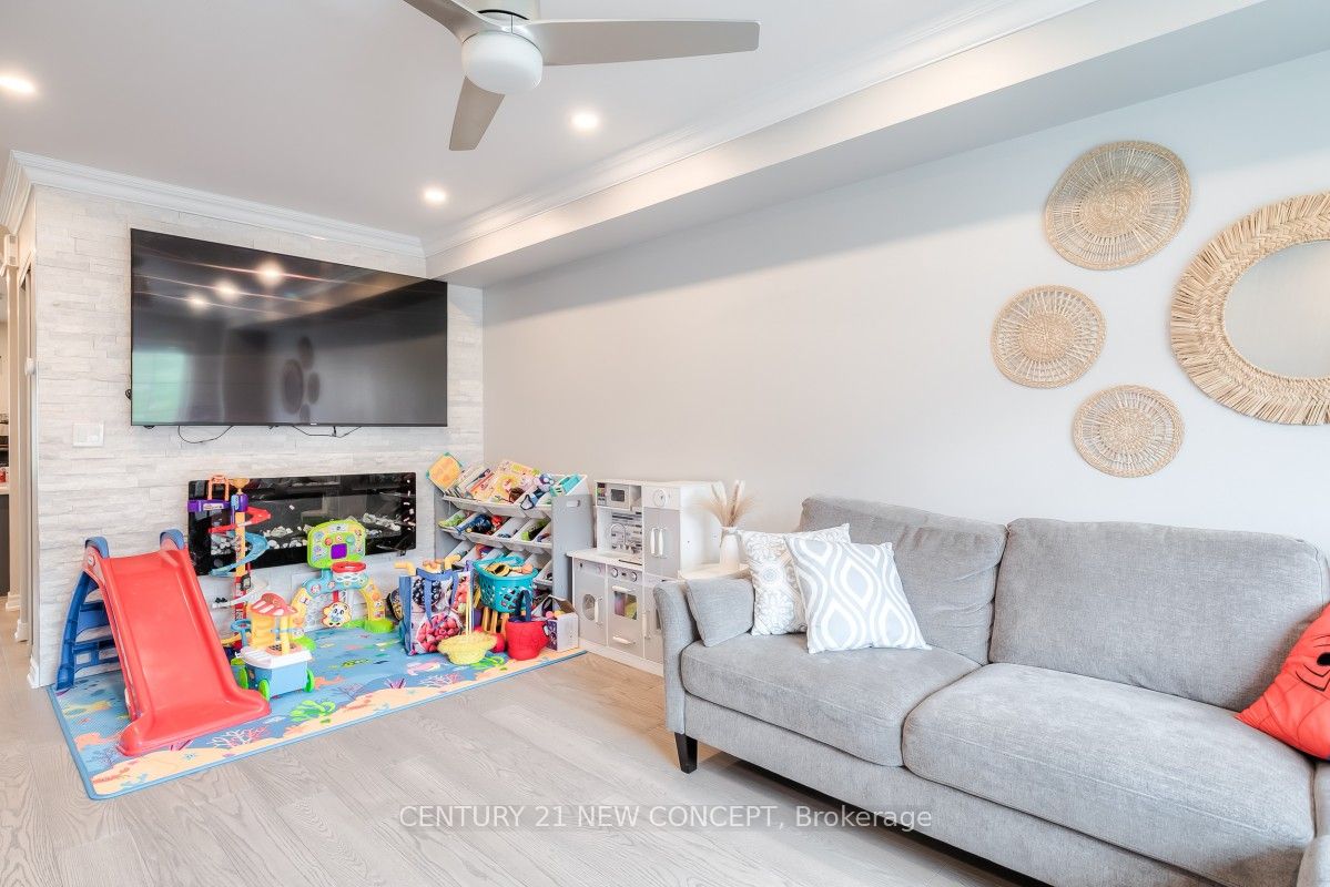 735 Sheppard Avenue 33 Property Photo 5
