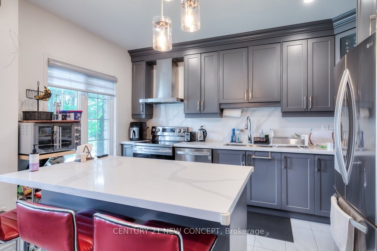 735 Sheppard Avenue 33 Property Photo 7