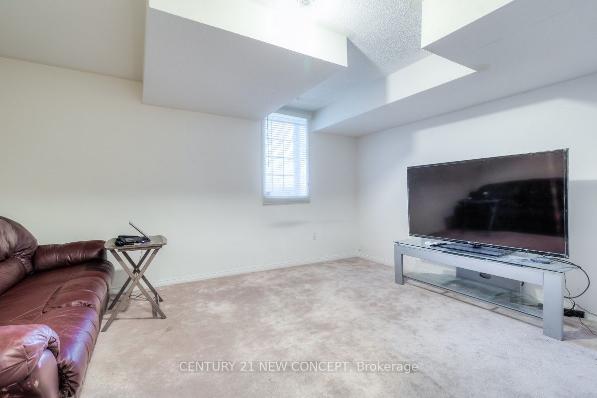 735 Sheppard Avenue 33 Property Photo 22