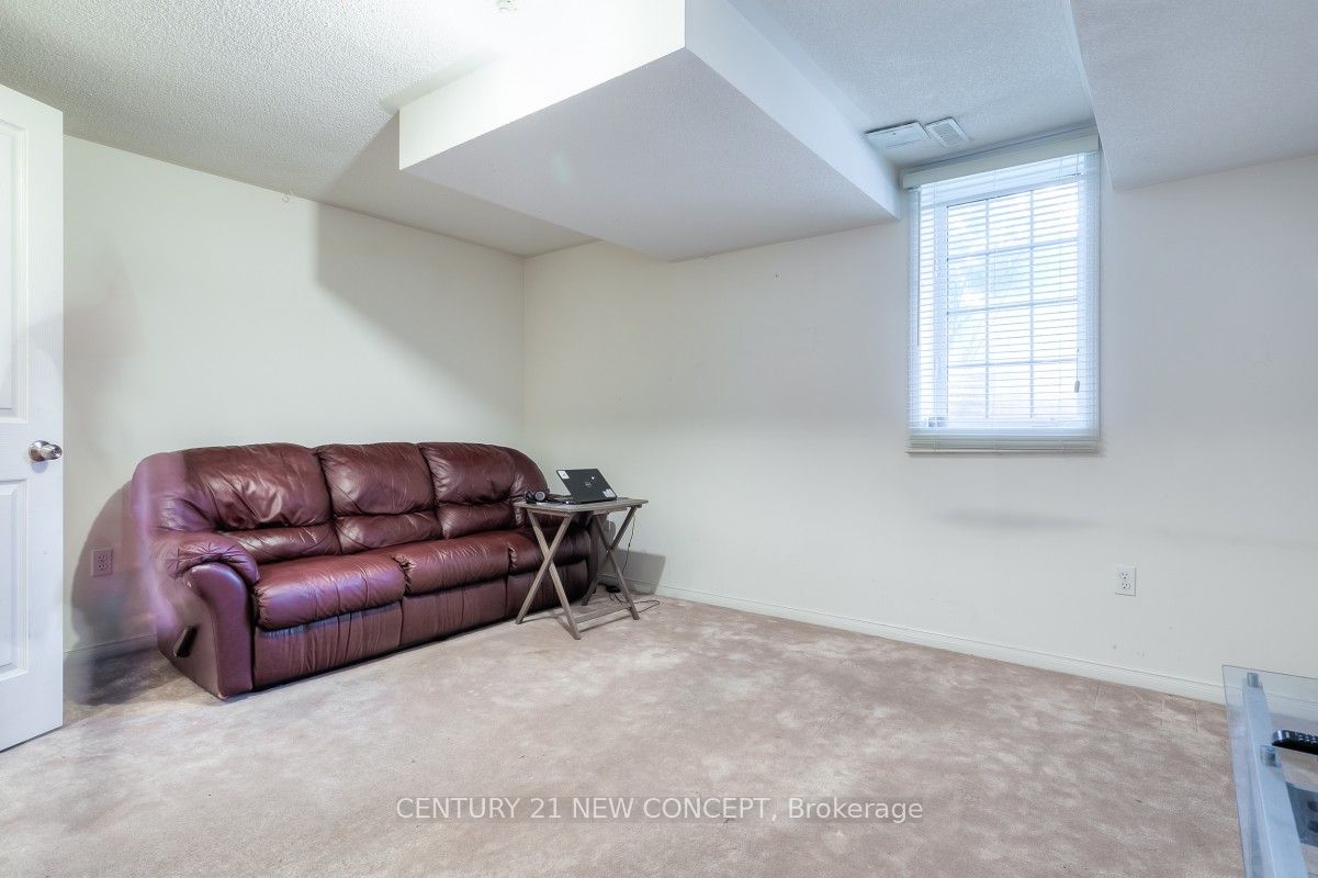 735 Sheppard Avenue 33 Property Photo 23