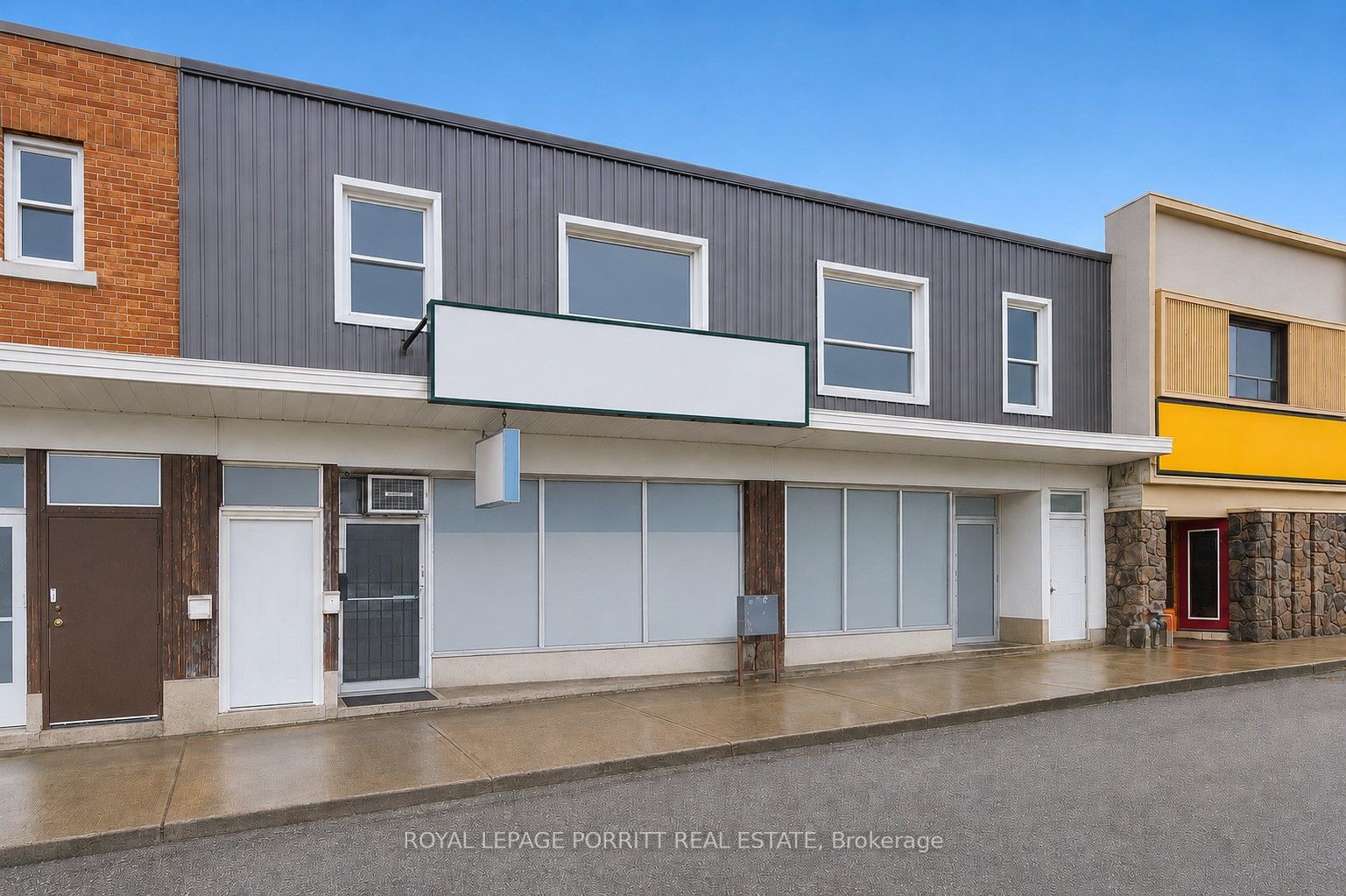 2633 Eglinton Avenue E Property Photo 1