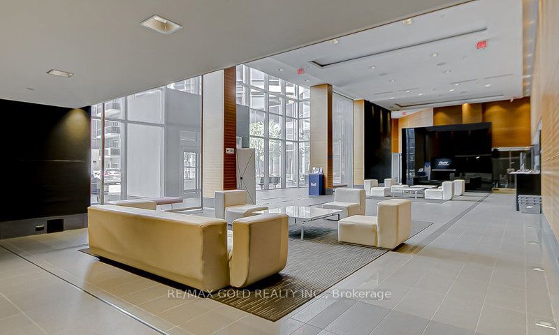 125 Village Green Square 84 Property Photo 4