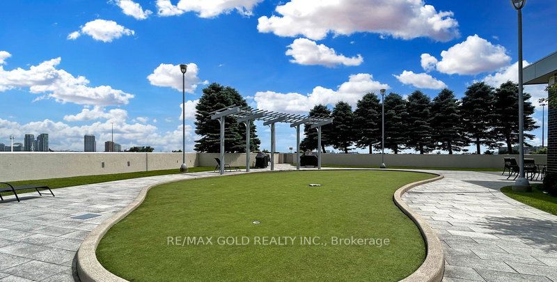 125 Village Green Square 84 Property Photo 9