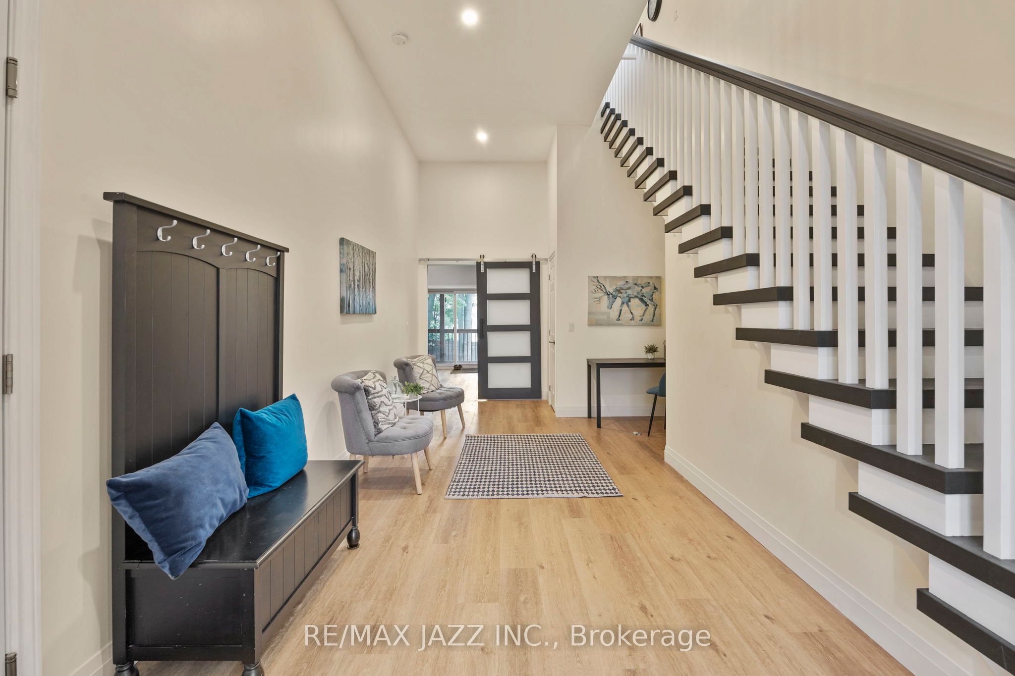 283 Platten Boulevard Property Photo 5