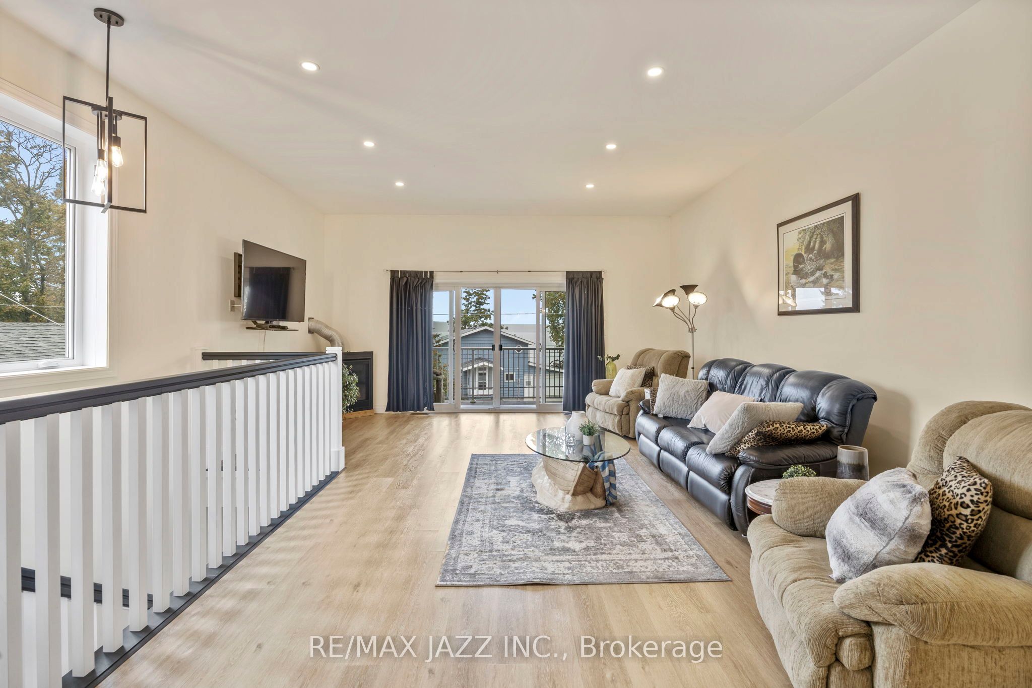 283 Platten Boulevard Property Photo 9