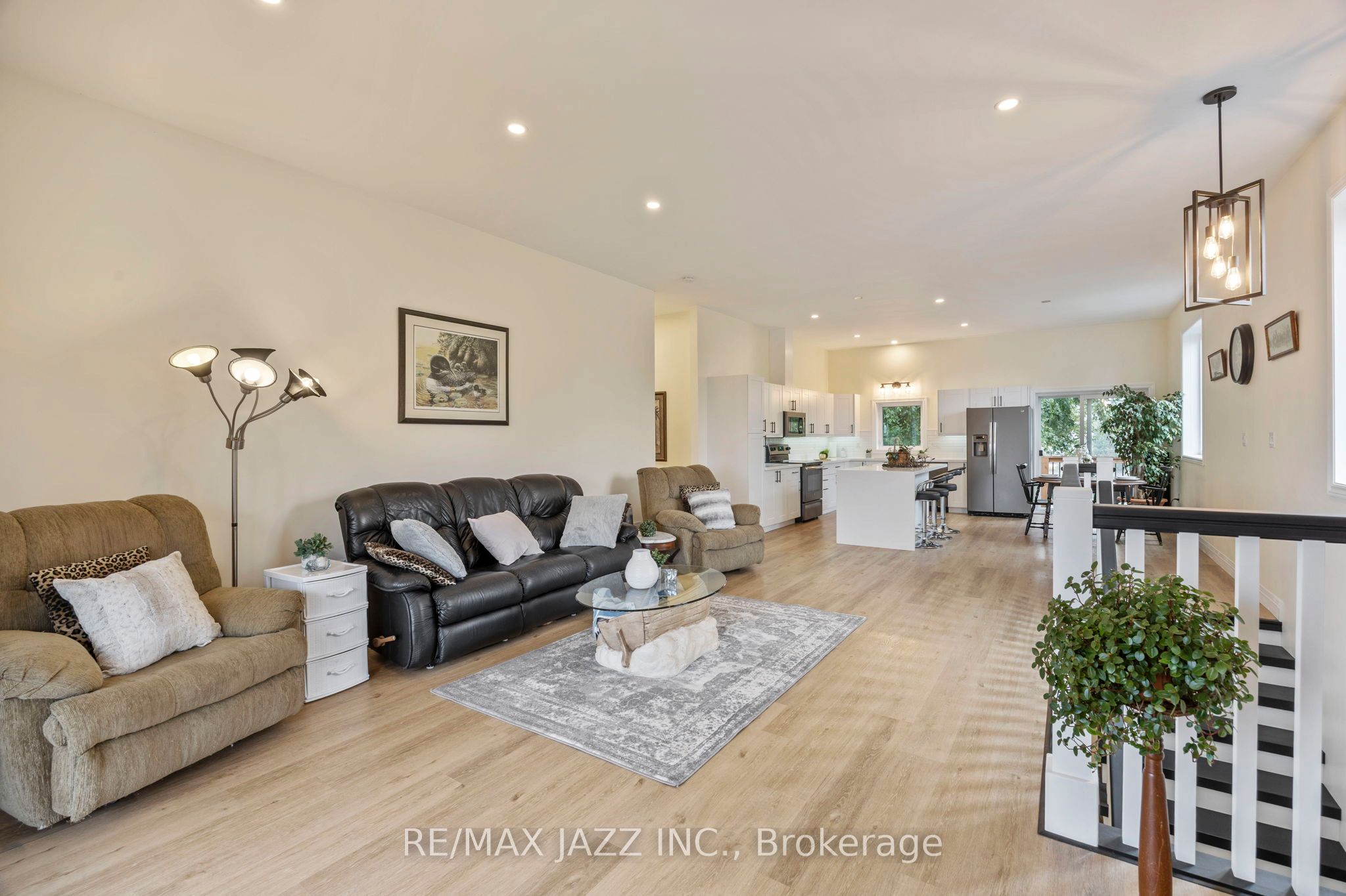 283 Platten Boulevard Property Photo 14