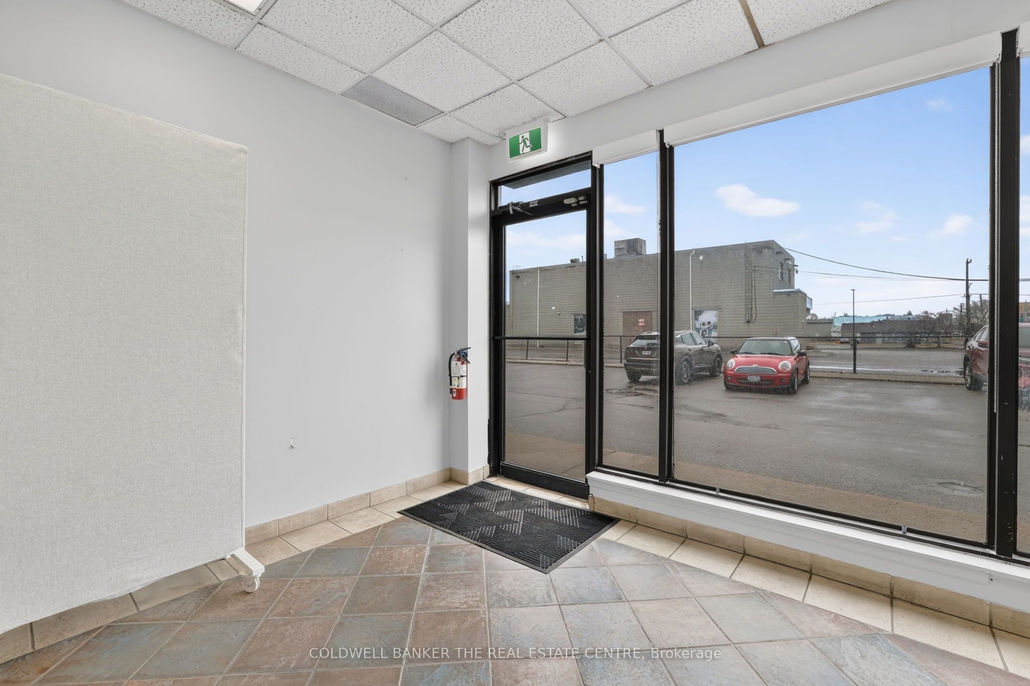 15 Harwood Avenue S Property Photo 4