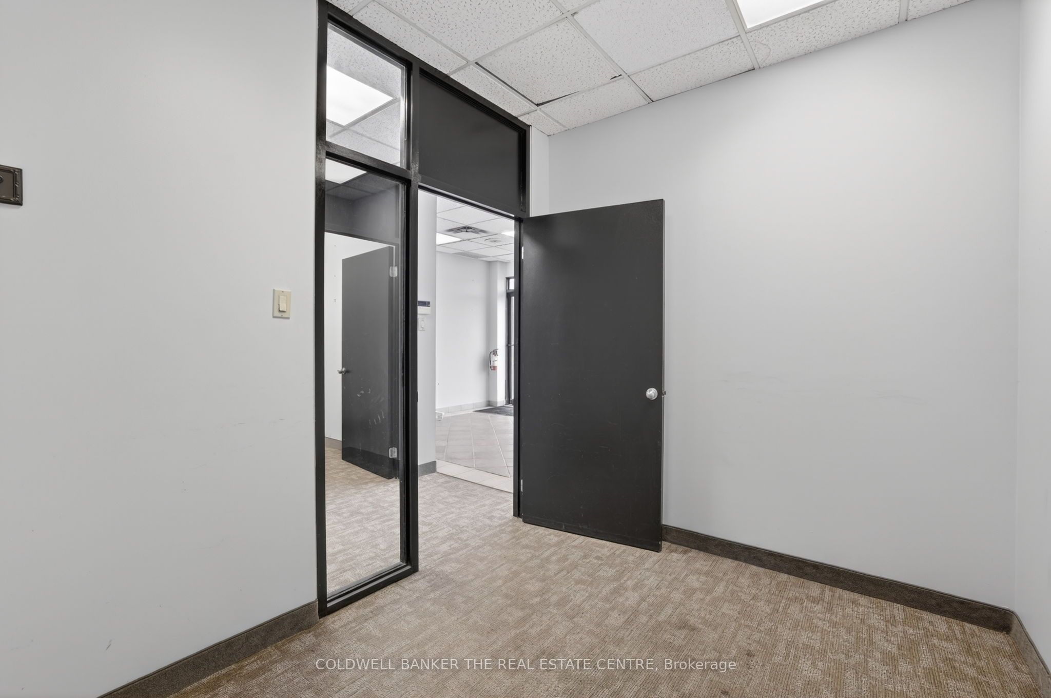 15 Harwood Avenue S Property Photo 8