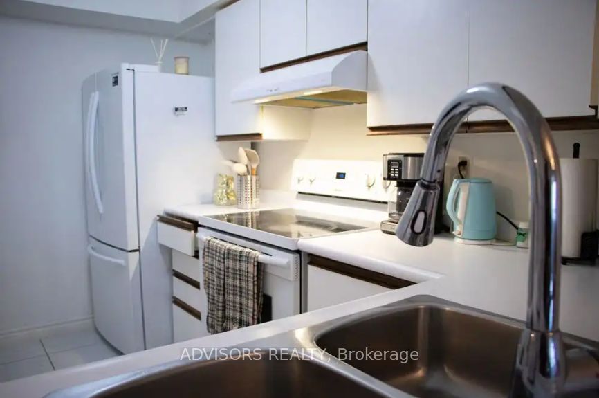 4 Park Vista Drive 1212 Property Photo 5