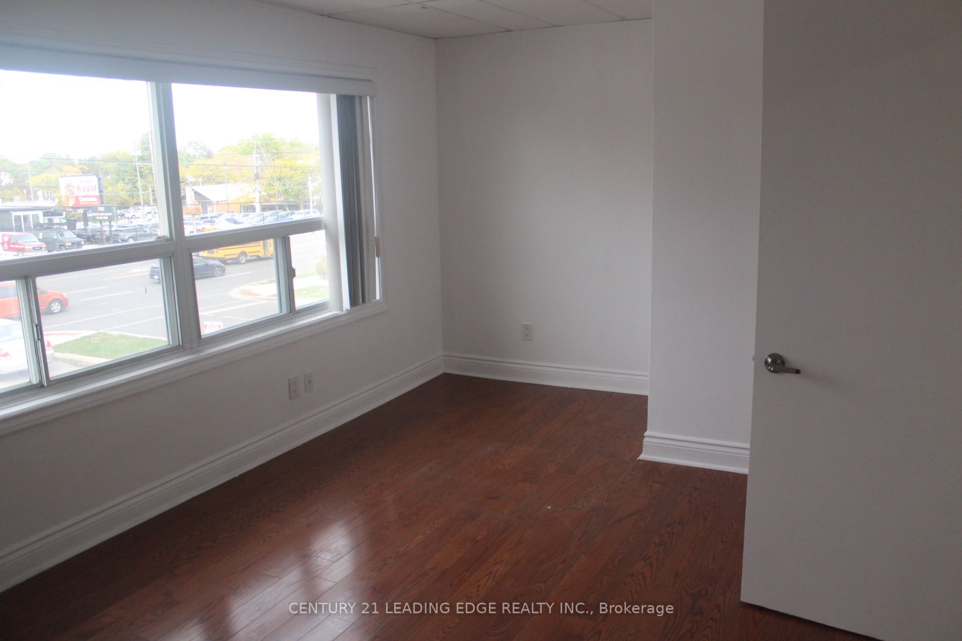 1887 Lawrence Avenue E A Property Photo 2