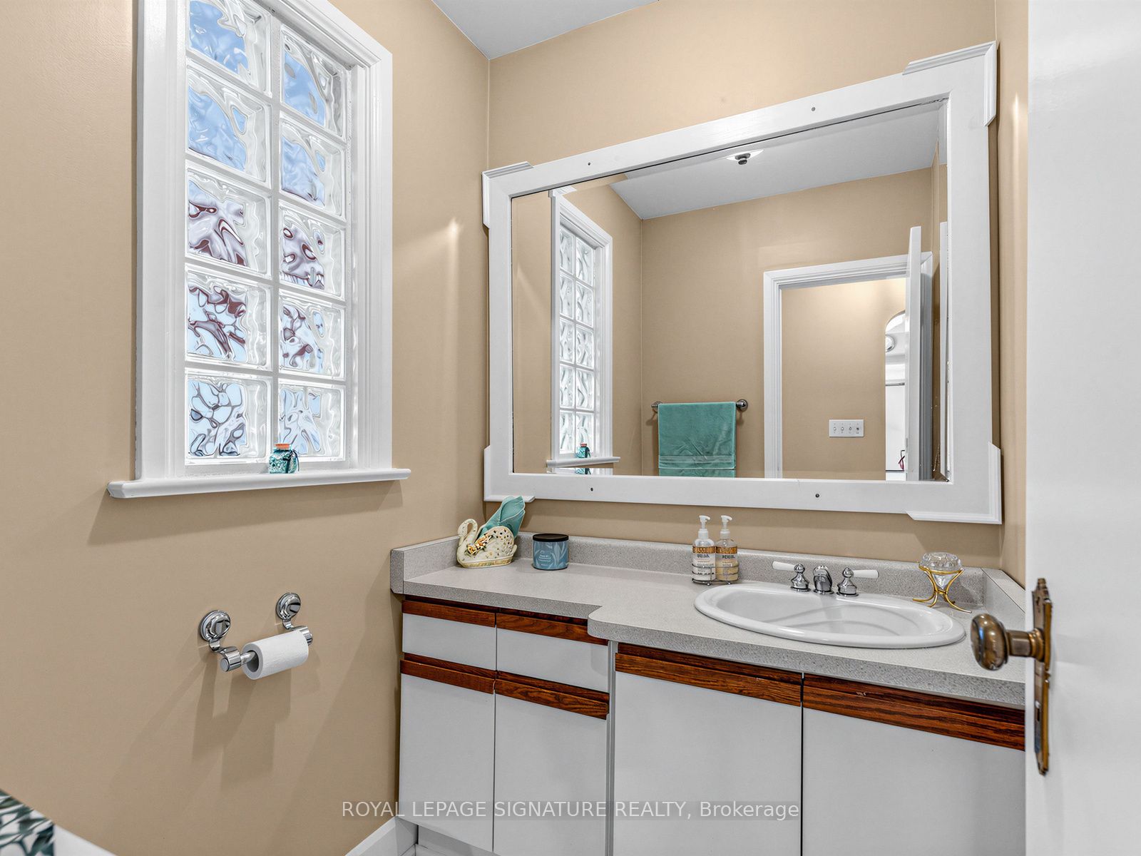 1421 Military Trail Property Photo 11